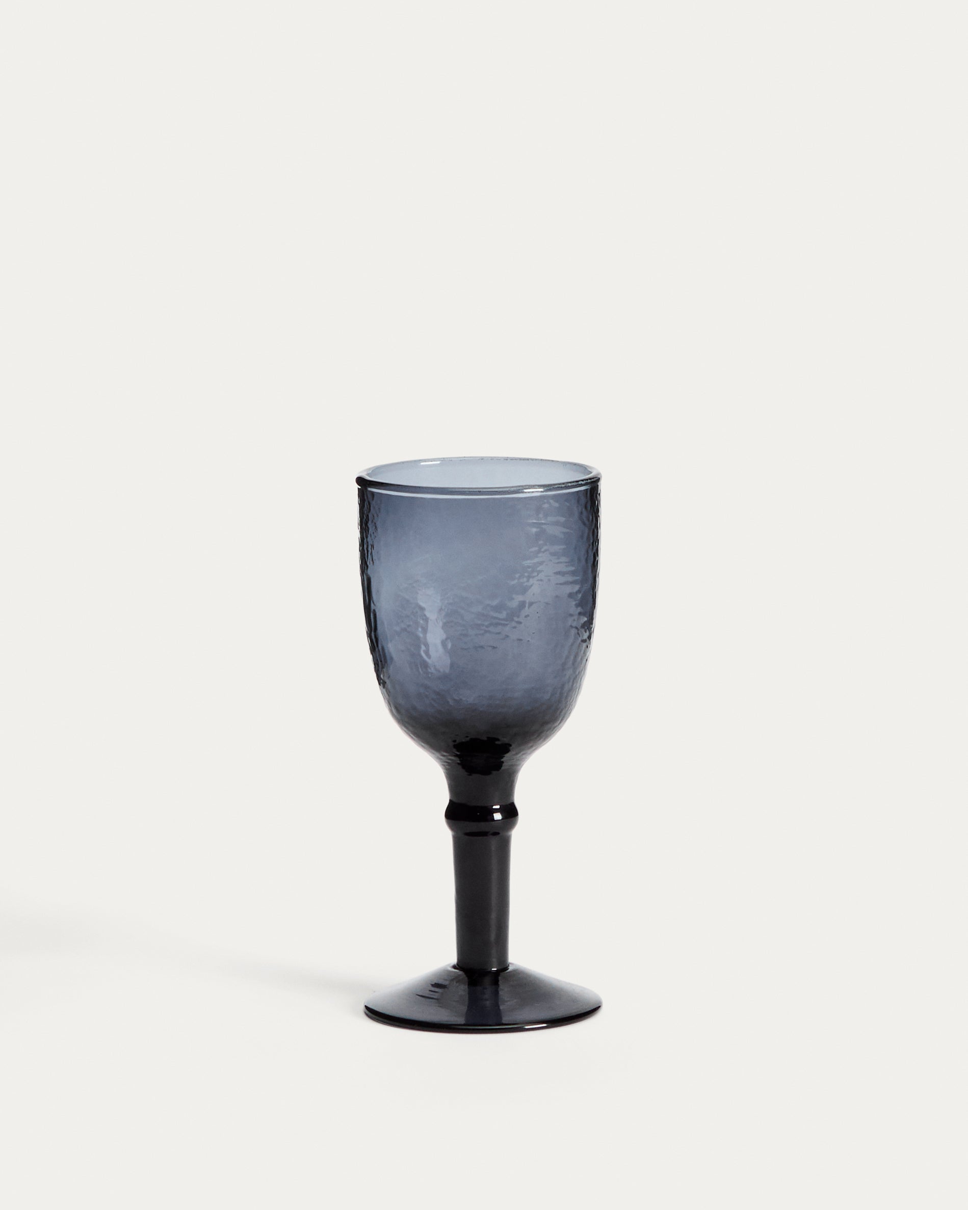 Vinea wine glass made of blue recycled glass - Product View
