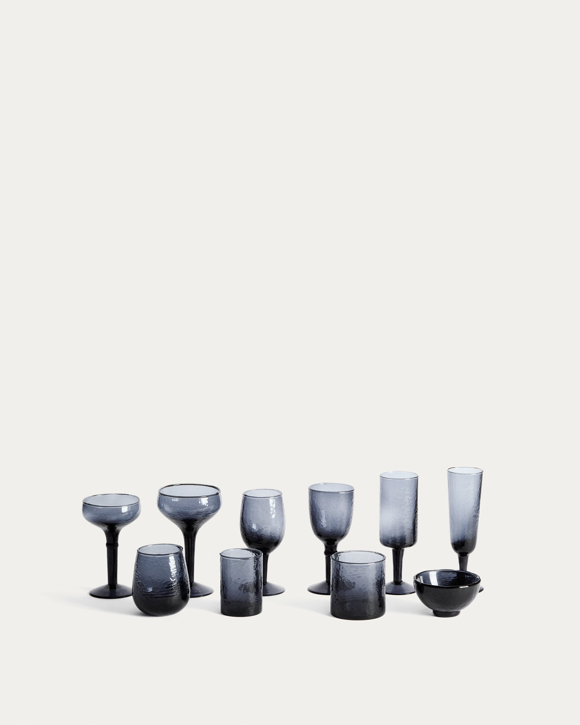 Vinea wine glass made of blue recycled glass - Product View
