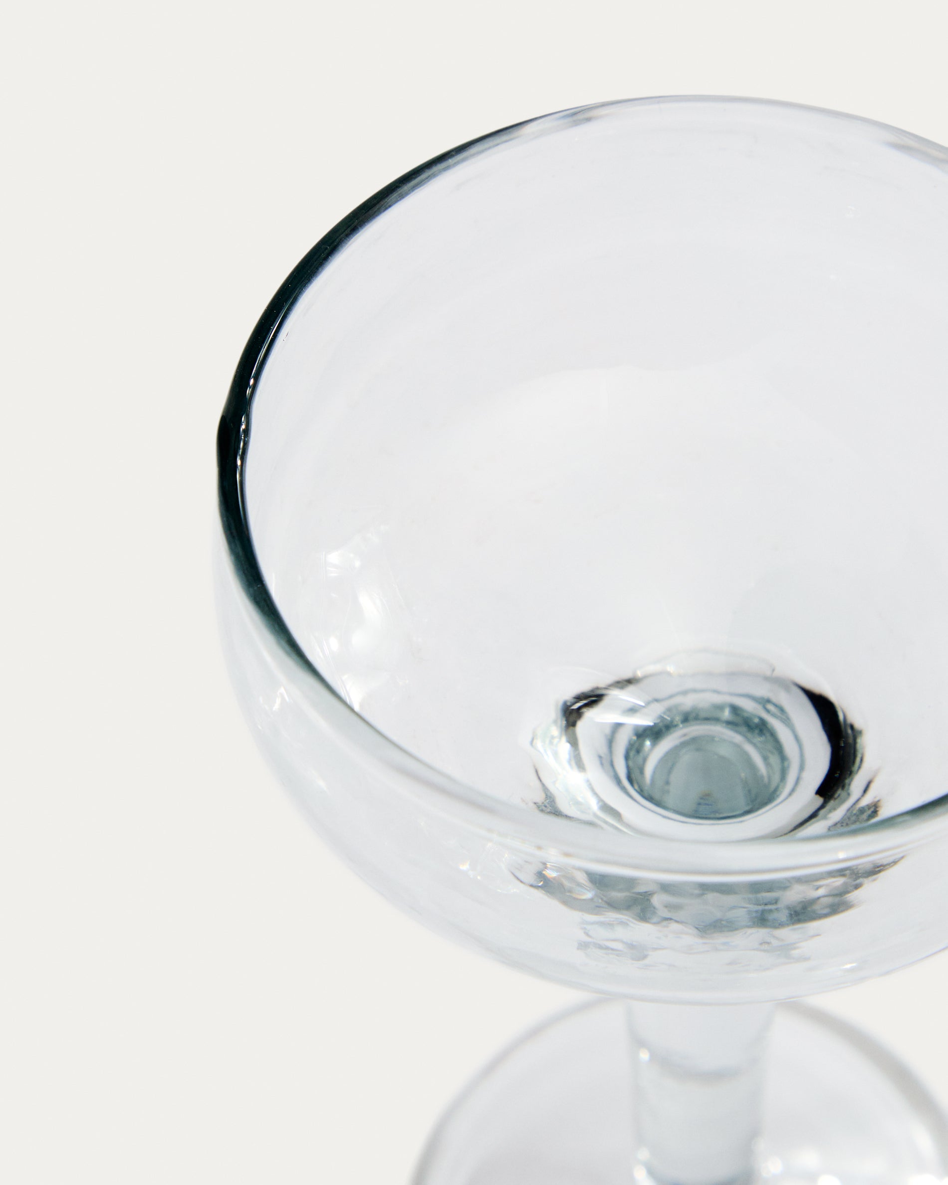 Vinea wine glass made of recycled glass - Detail