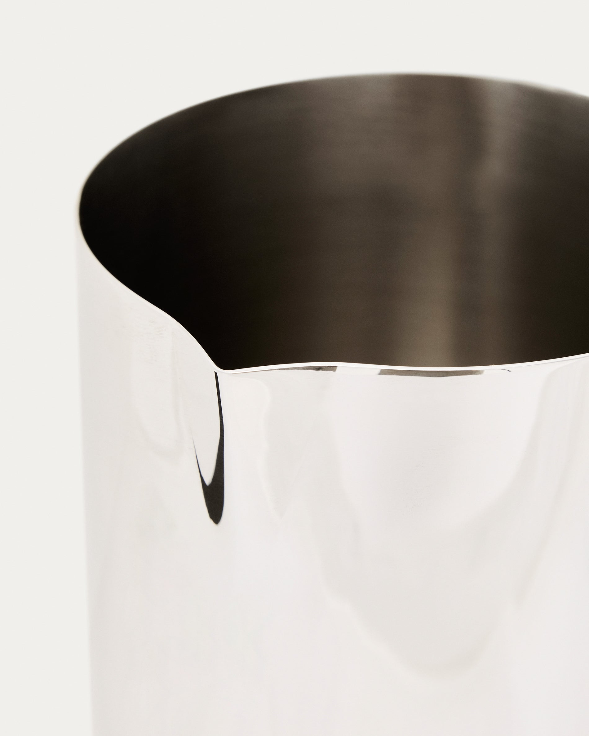 Nirela stainless steel jug - Detail