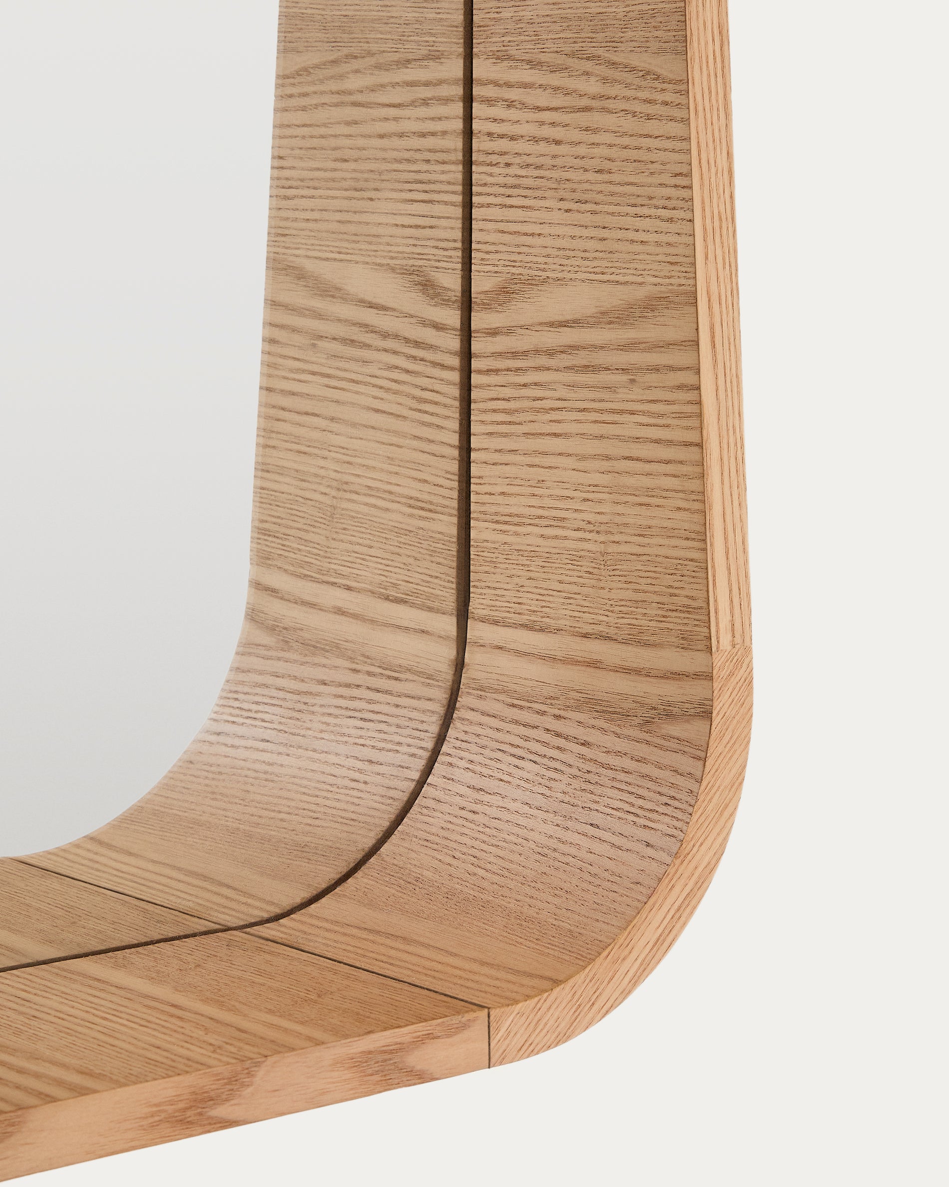 Salaya ash laminated plywood framed mirror in a natural finish, 90 x 60 cm - Detail