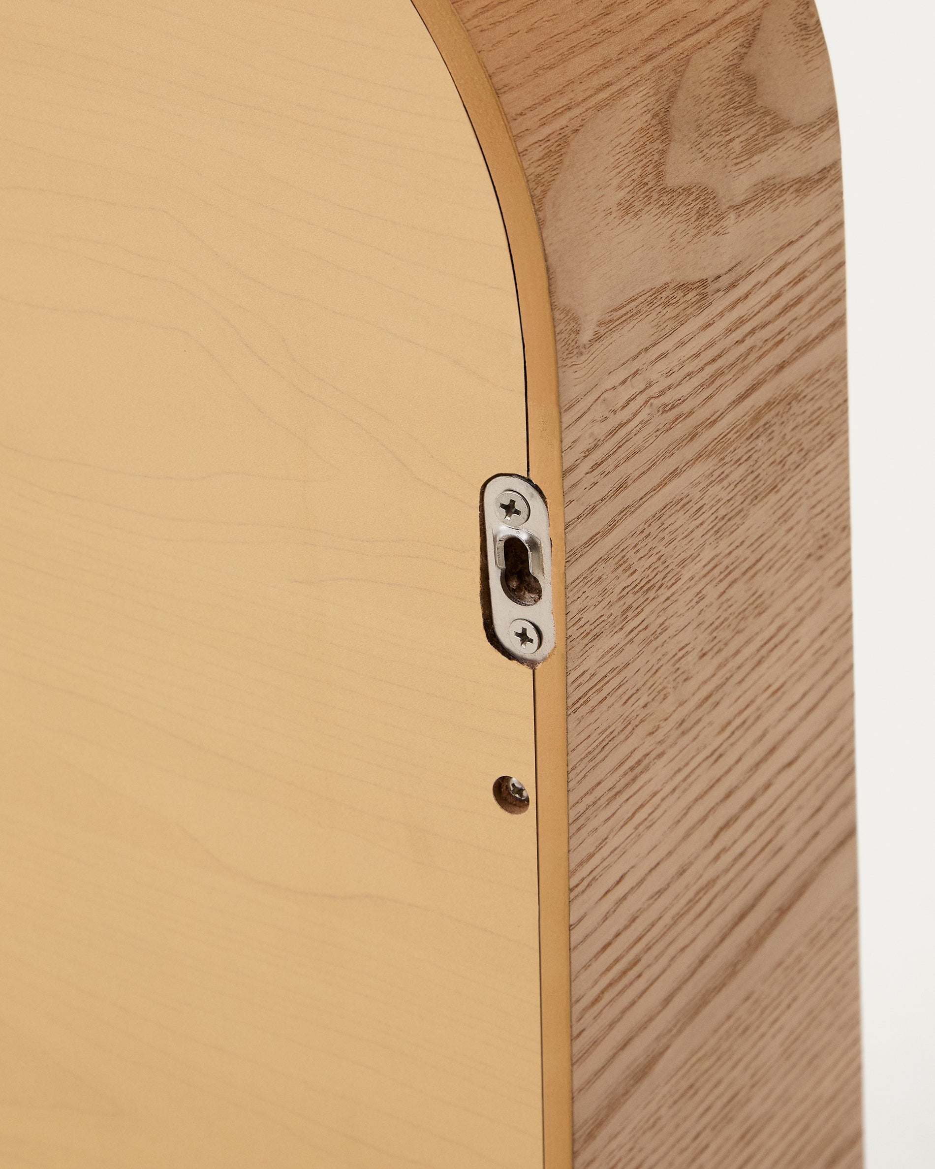 Salaya ash laminated plywood framed mirror in a natural finish, 90 x 60 cm - Detail