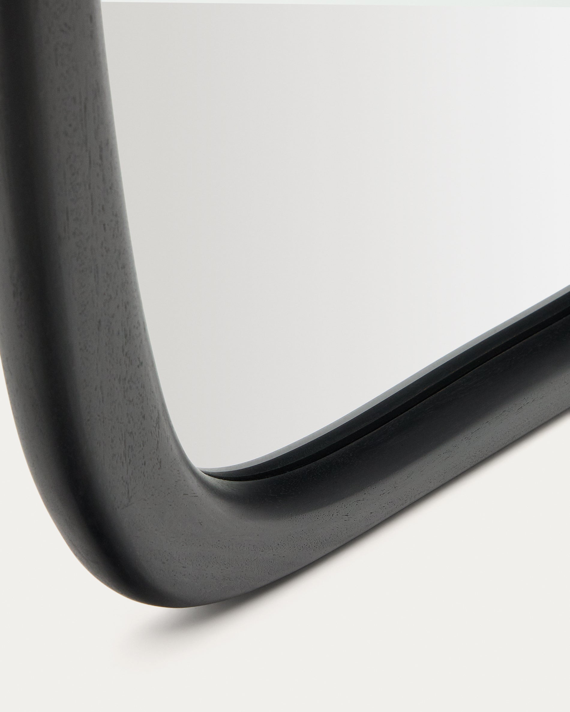 Alura black teak wood mirror 158 x 61cm FSC 100% - Detail