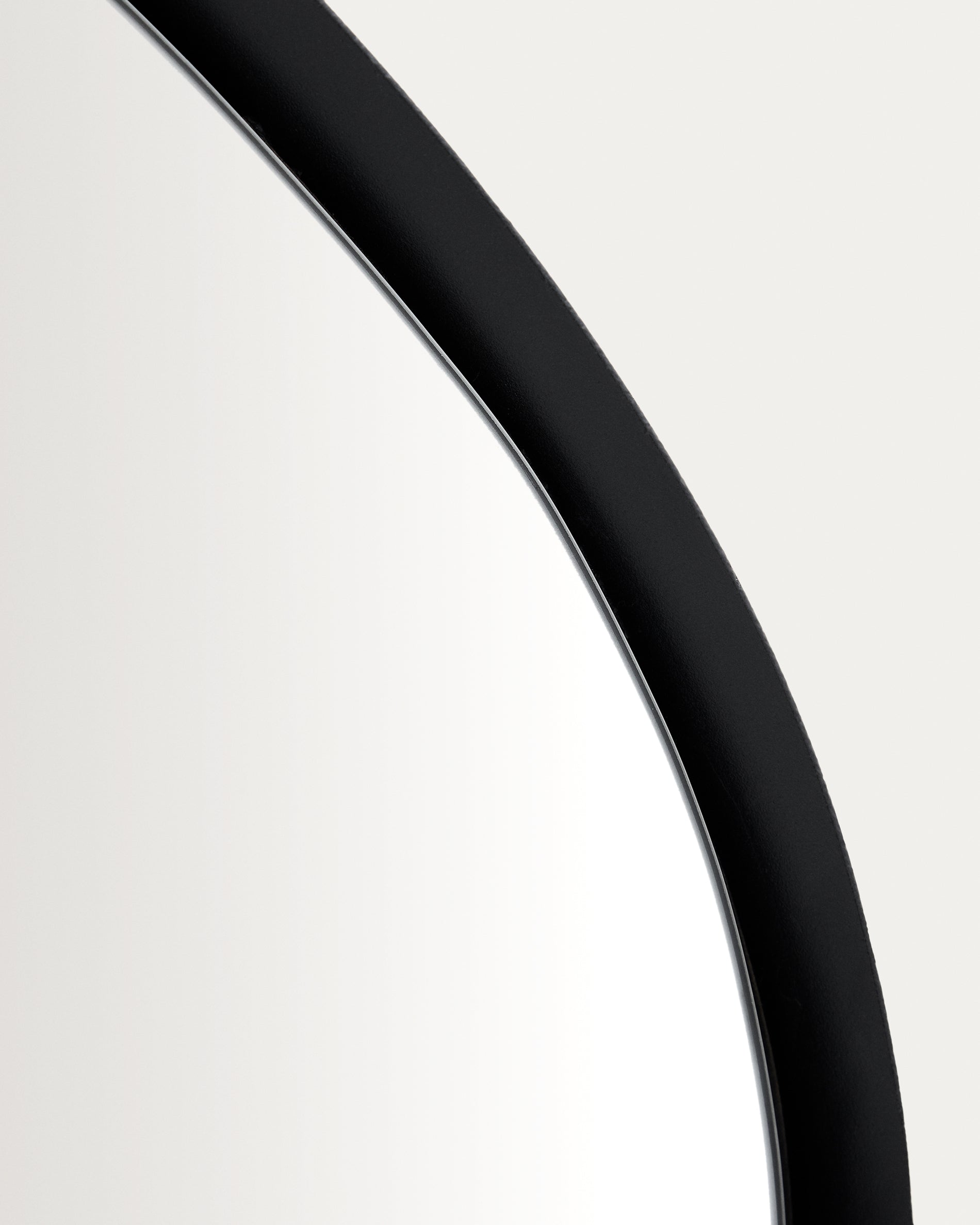 Tebel black metal mirror 67.5 x 74.5cm - Detail