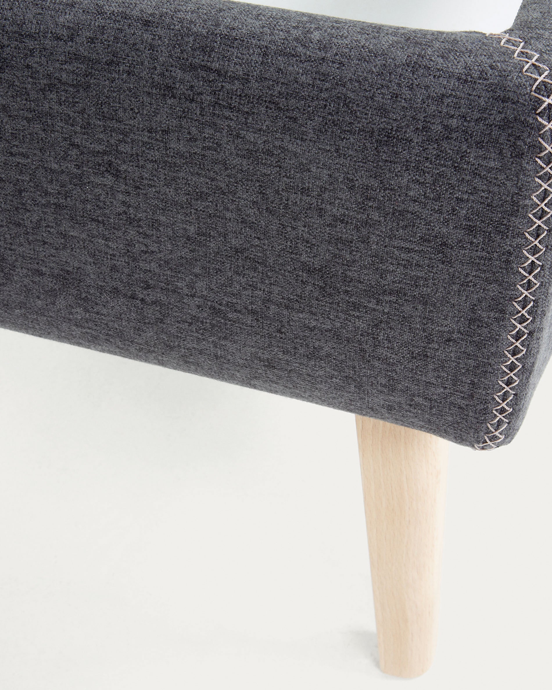 Dyla bed with removable cover in black white solid beech wood legs, for a 90 x 190 cm mattress - Detail