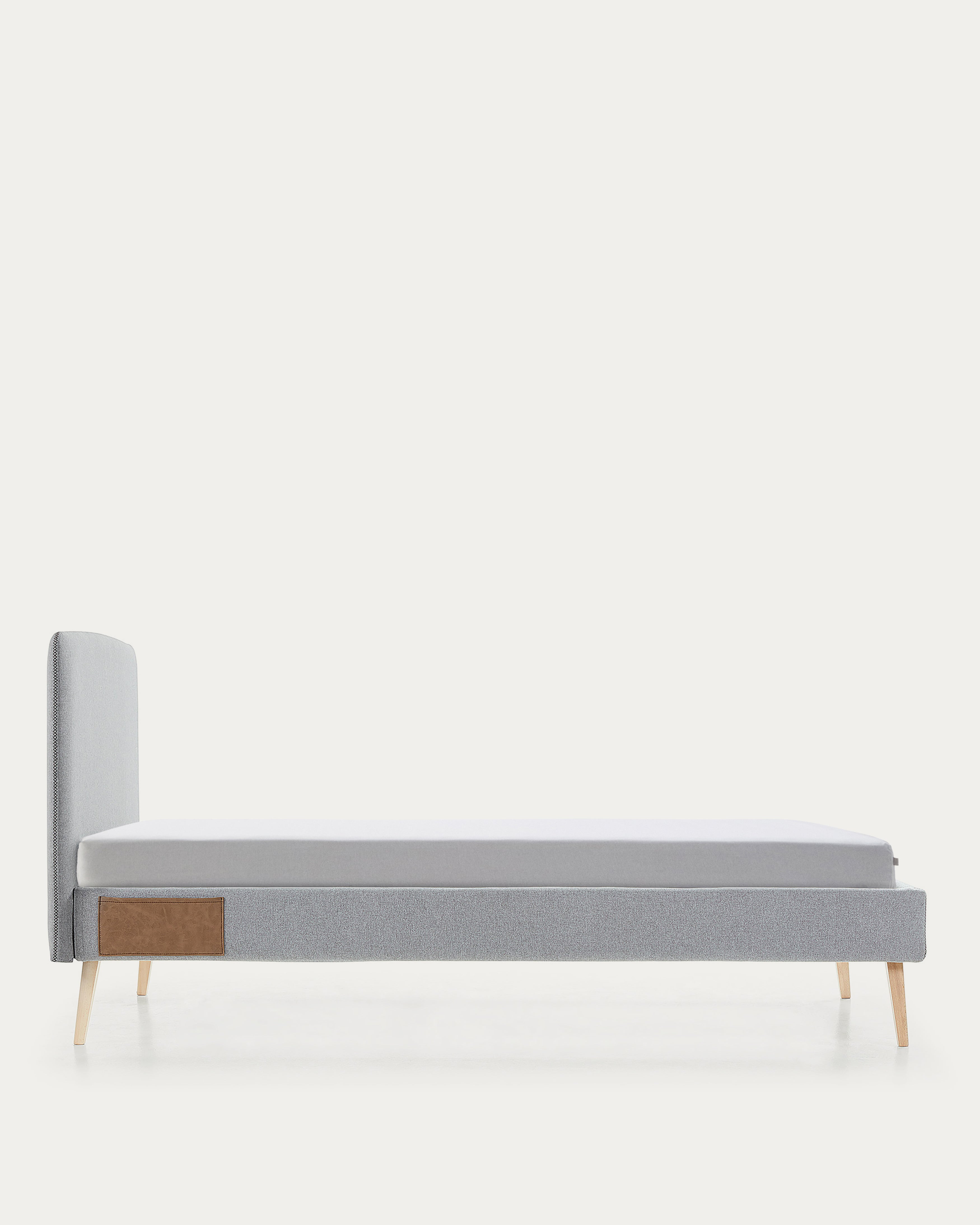 Dyla bed with removable cover in light grey, with solid beech wood legs for a 90 x 190 cm mattress - Product View