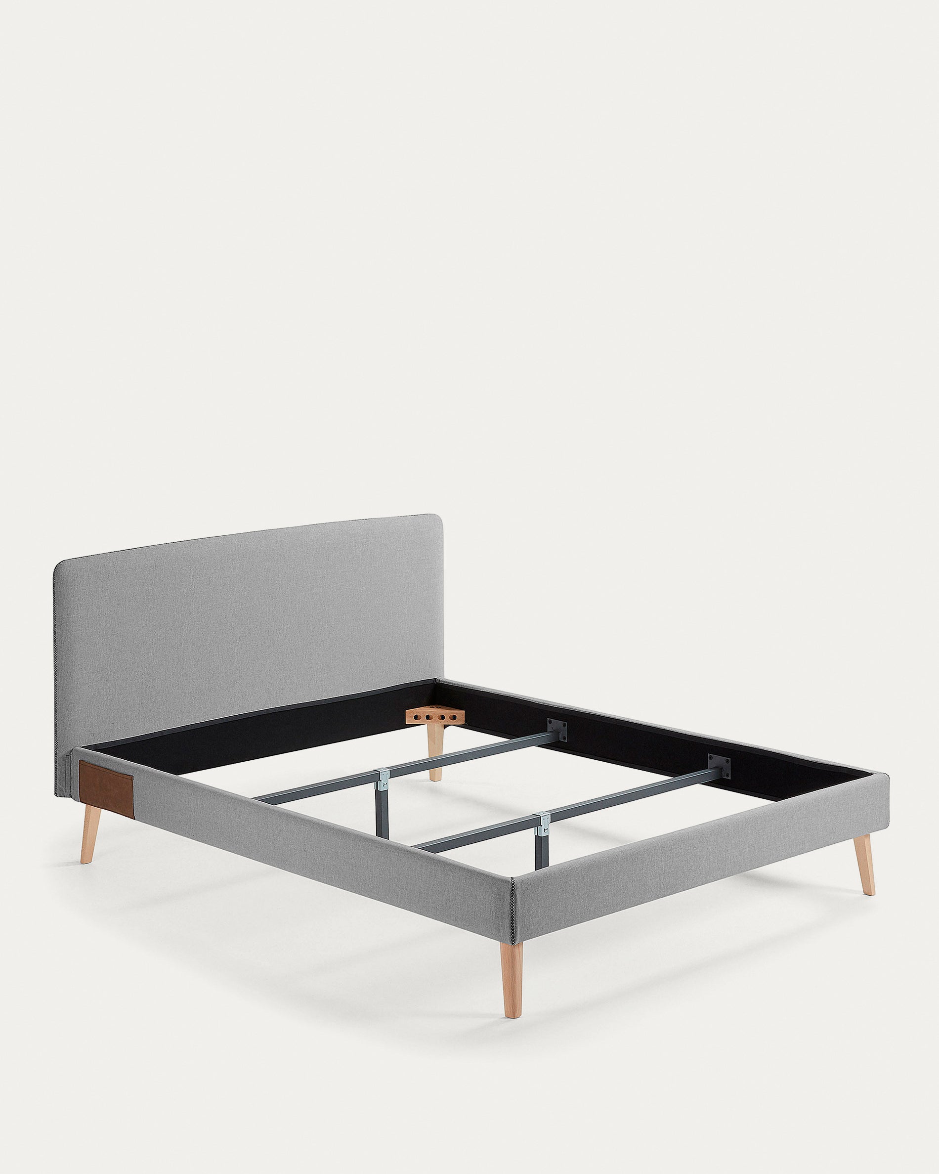 Dyla bed with removable cover in grey, with solid beech wood legs for a 150 x 190 cm mattress - Product View
