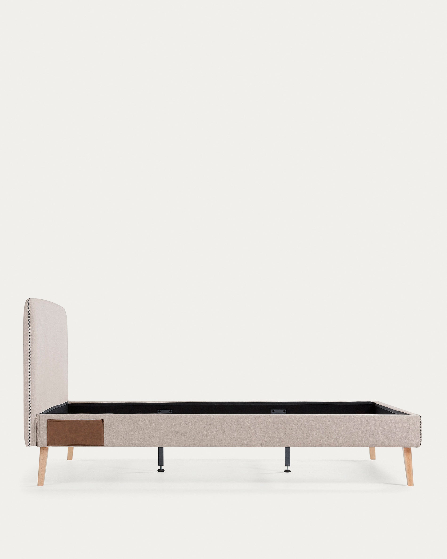 Dyla bed with removable cover in beige, with solid beech wood legs for a 150 x 190 cm mattress - Product View