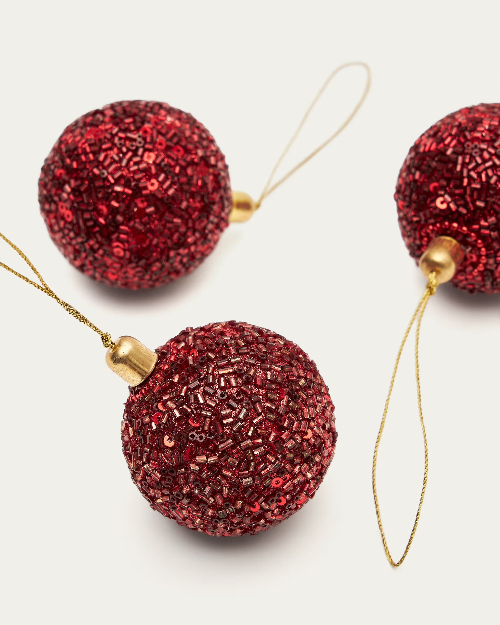 Briam set of 3 small red decorative pendant balls