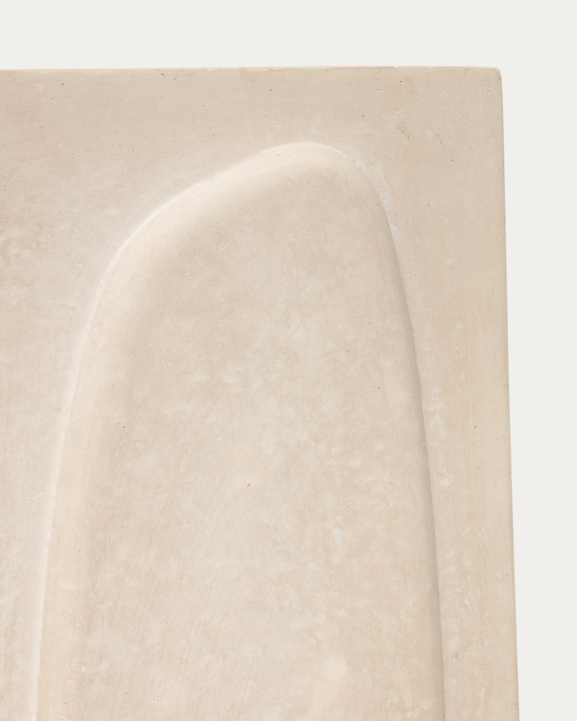 Mirta set of 2 beige papier-mâché wall hangings 29 x 39 cm - Detail