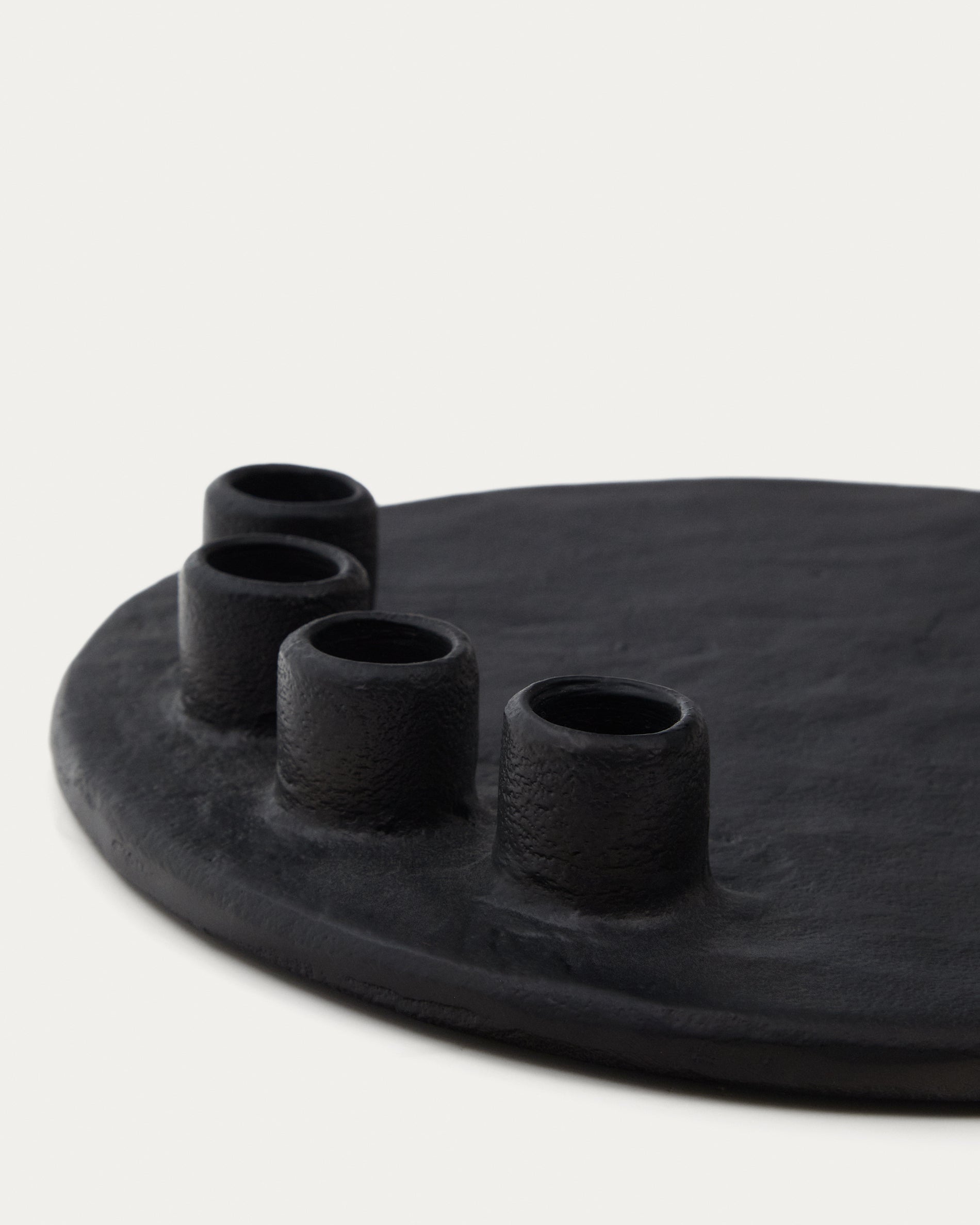 Nuvro black aluminium candle holder - Detail