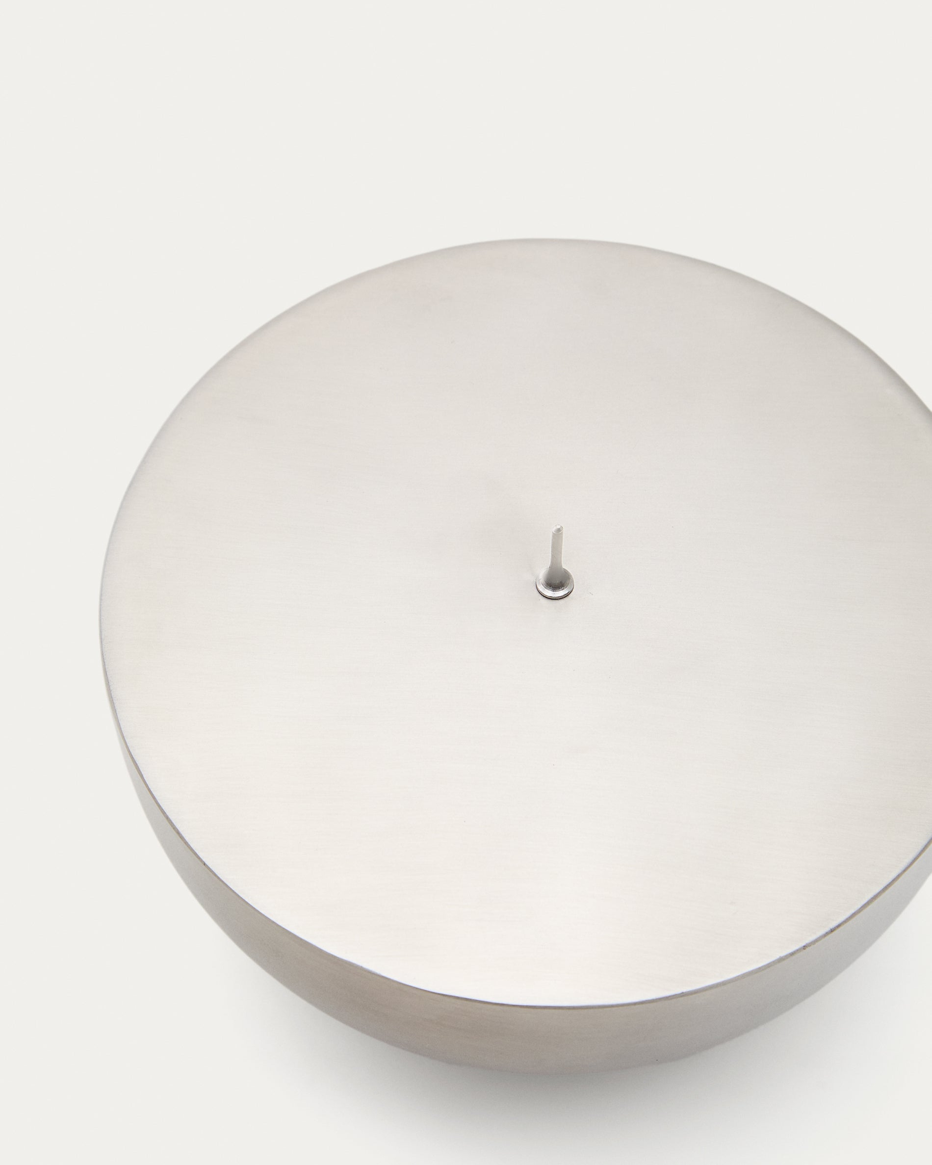 Quira large candle holder in silver-plated stainless steel - Detail