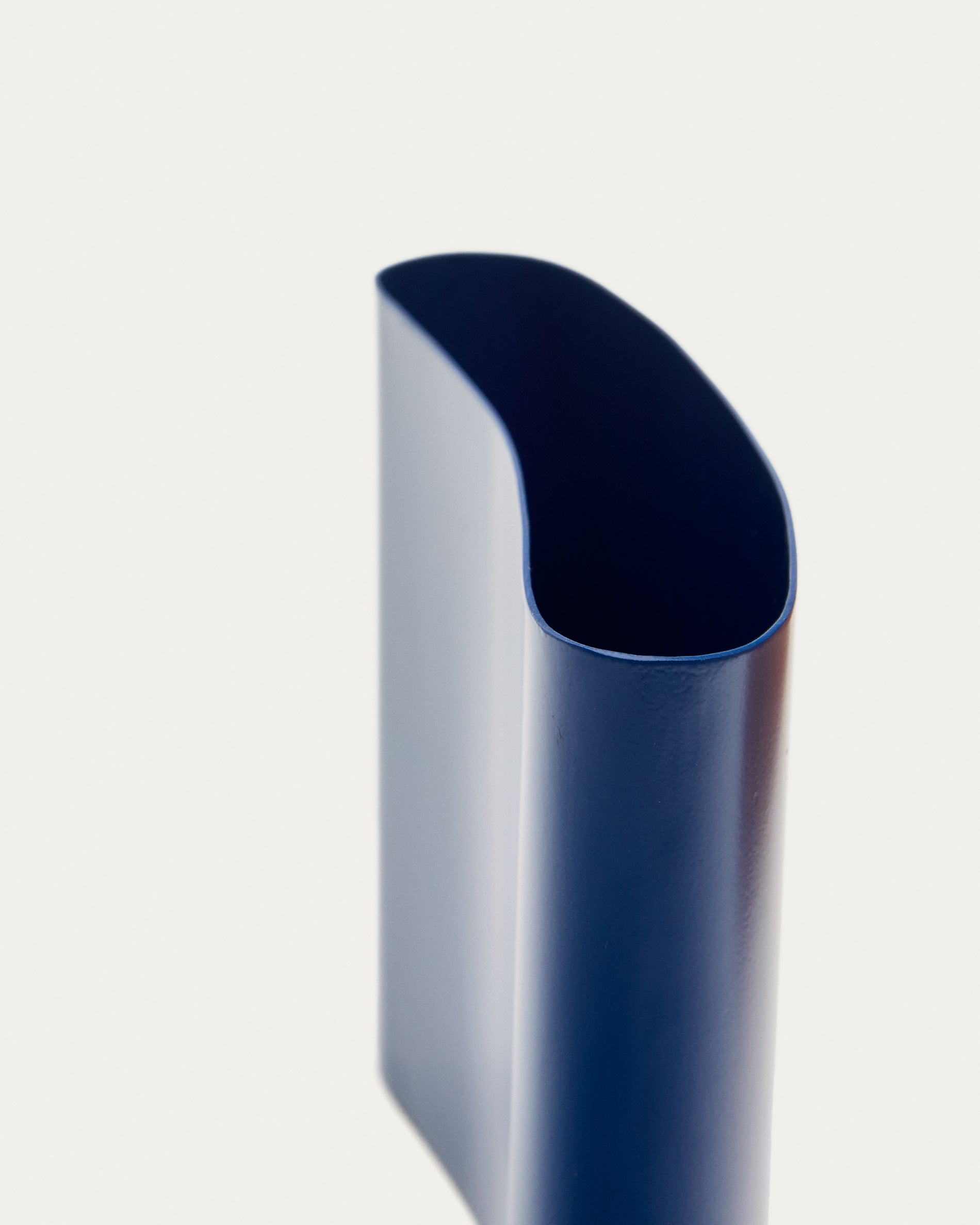 Mistra blue iron candlestick - Detail