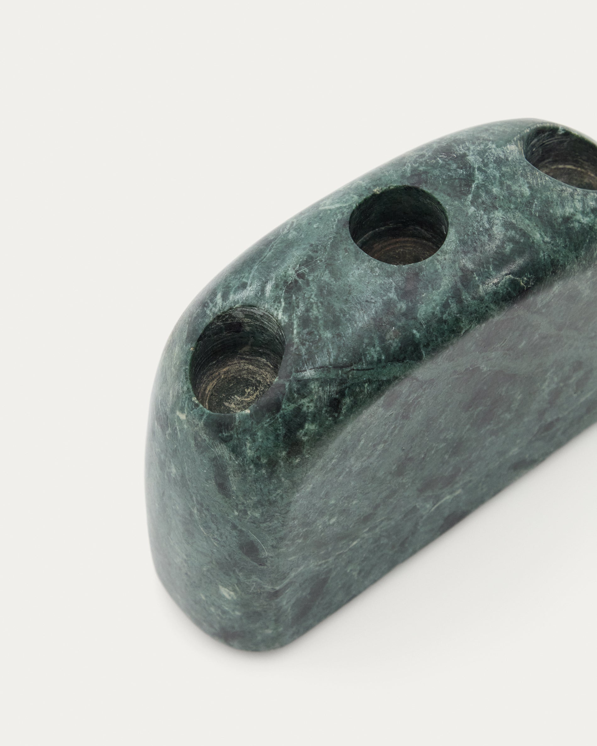 Signe medium-sized, green marble candlestick, 10 cm - Detail