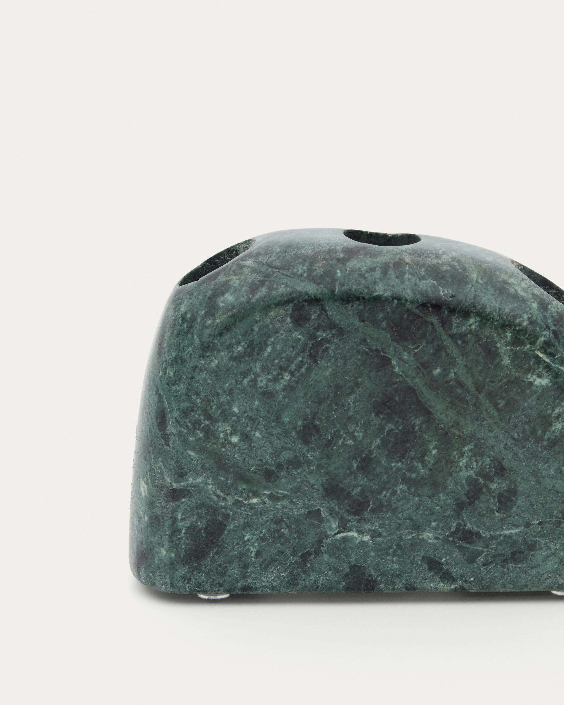 Signe medium-sized, green marble candlestick, 10 cm - Detail