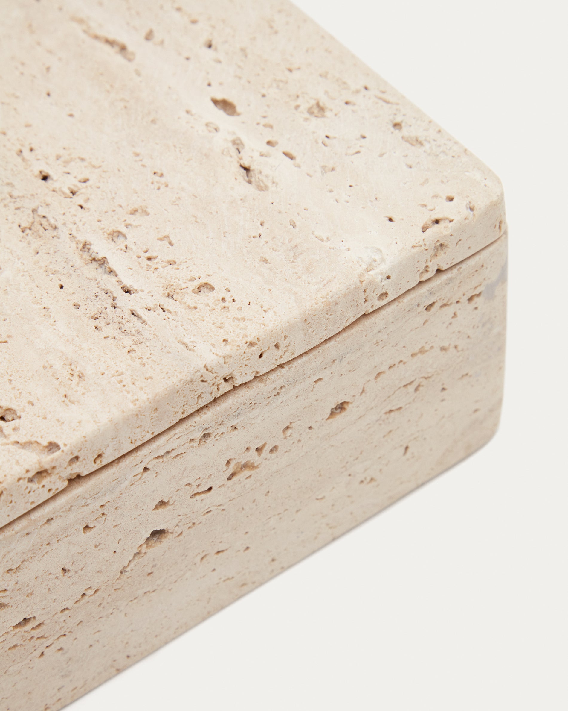 Macre beige travertine box