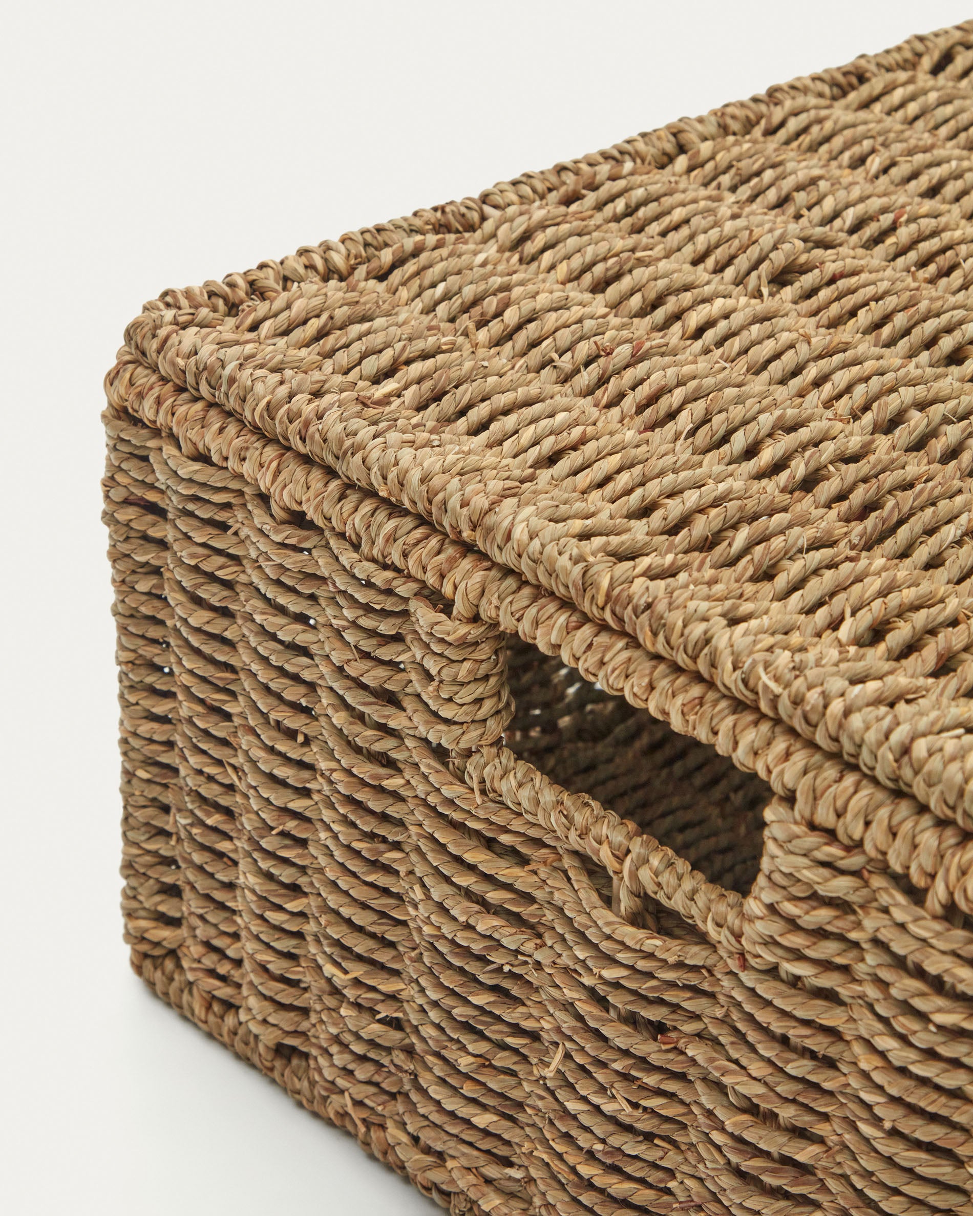 Tossa set of 2 natural fiber baskets with lids, 55 x 36 cm / 60 x 40 cm - Detail