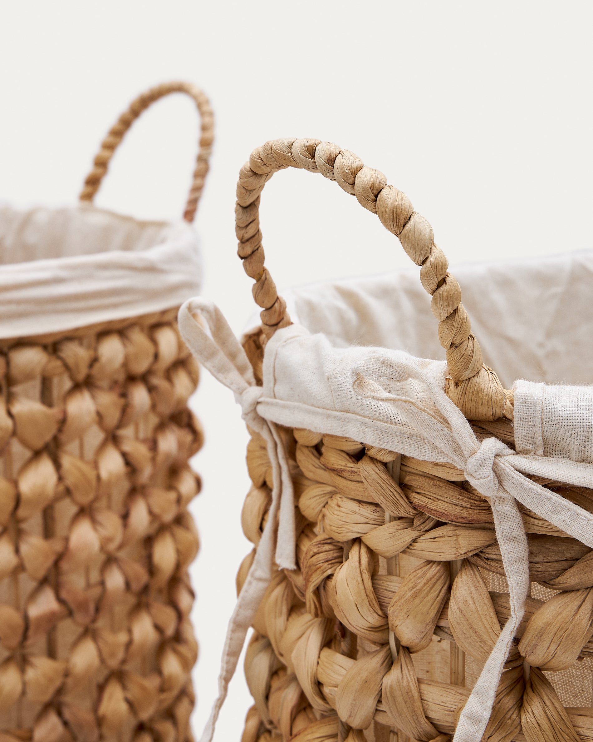 Tressa Set of 2 Natural Fibre Clothes Baskets 50cm / 60cm - Detail