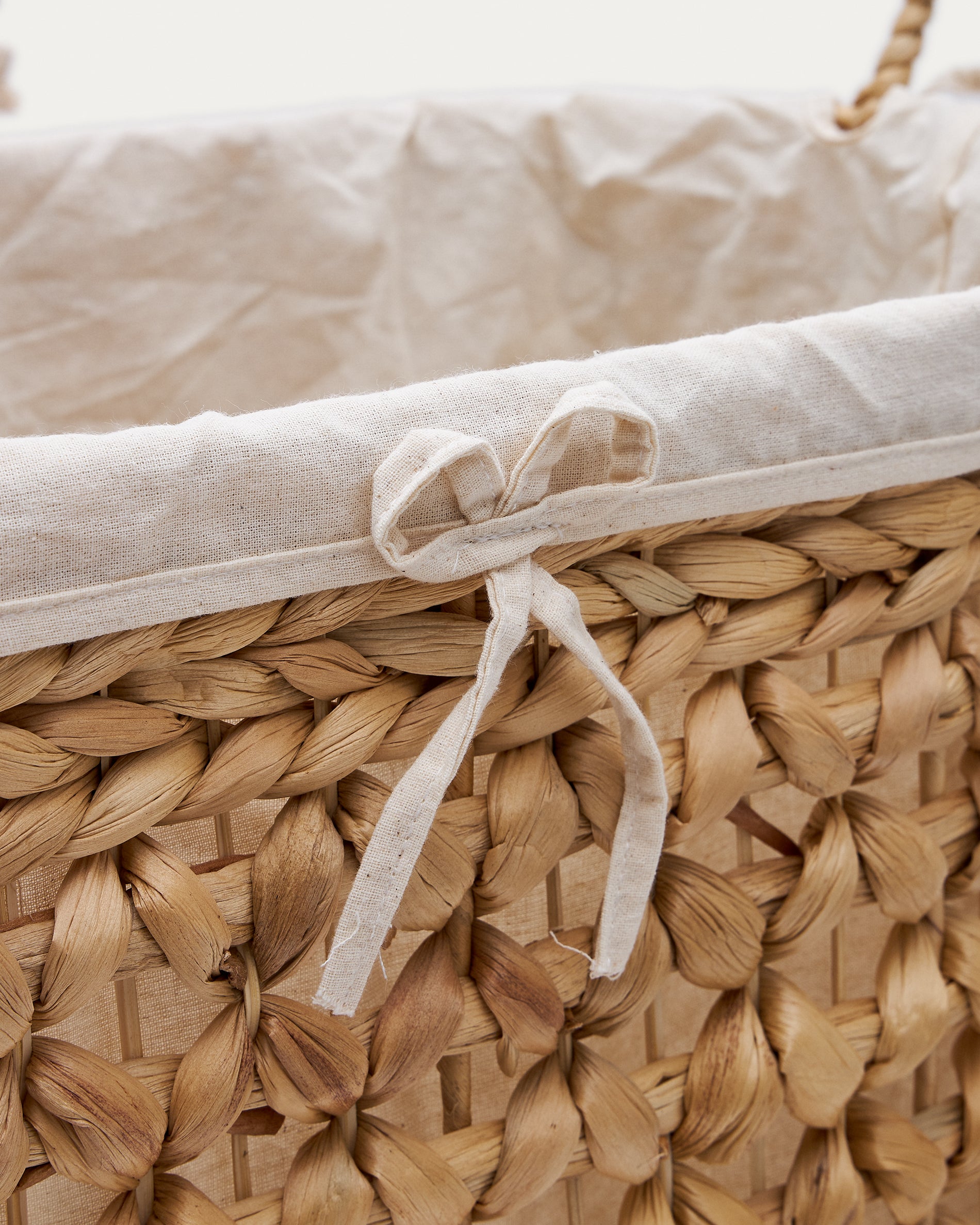 Tressa Set of 2 Natural Fibre Clothes Baskets 50cm / 60cm - Detail