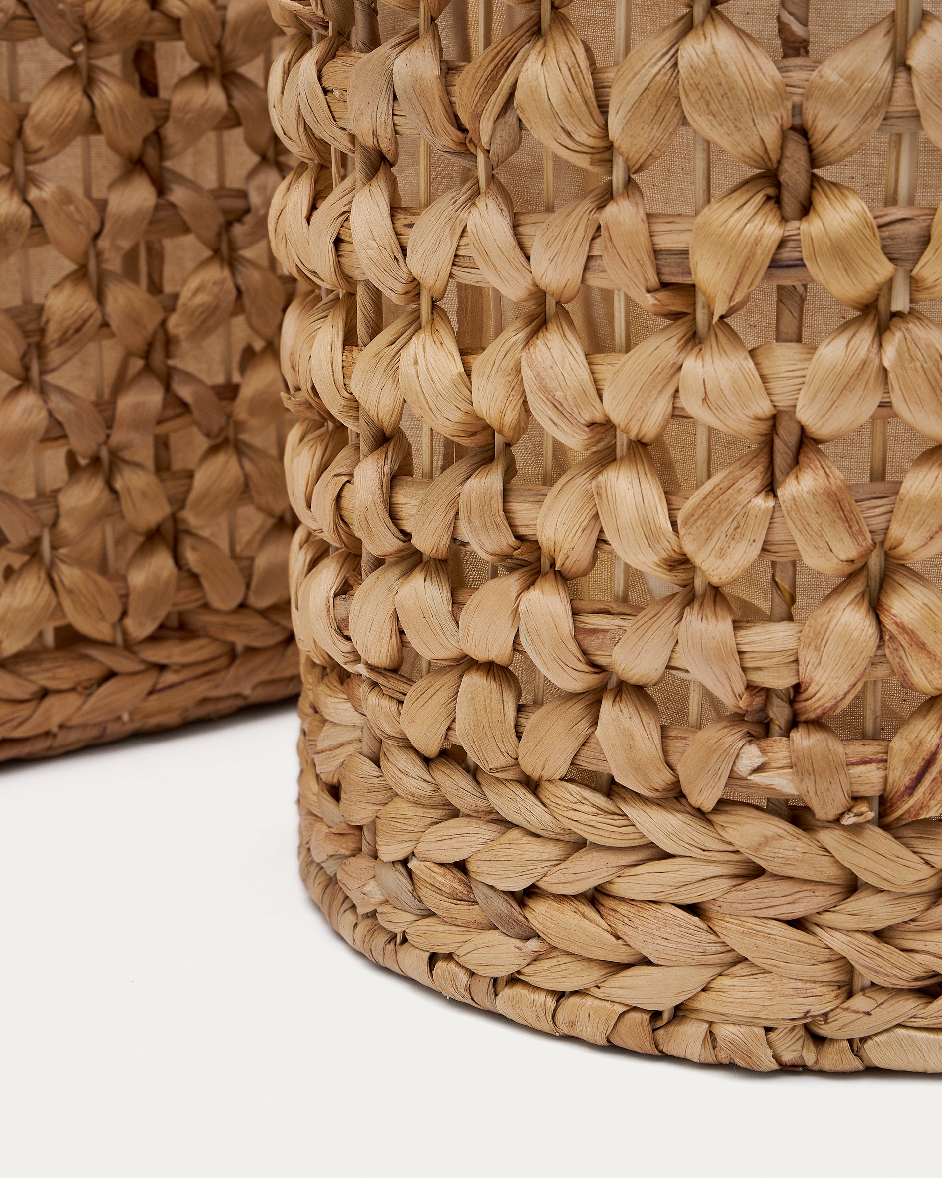 Tressa Set of 2 Natural Fibre Clothes Baskets 50cm / 60cm - Detail