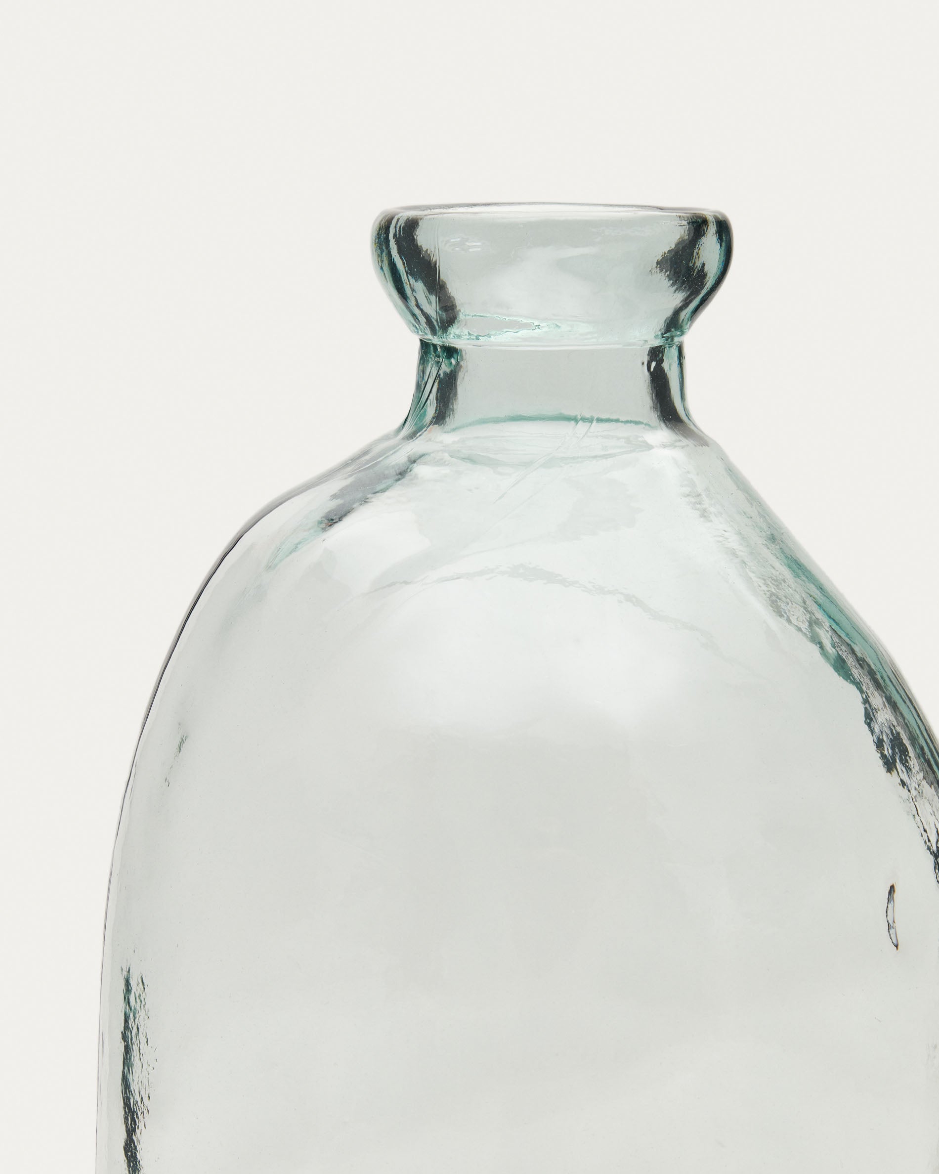 Brenna vase in 100% recycled transparent glass, 73 cm - Detail