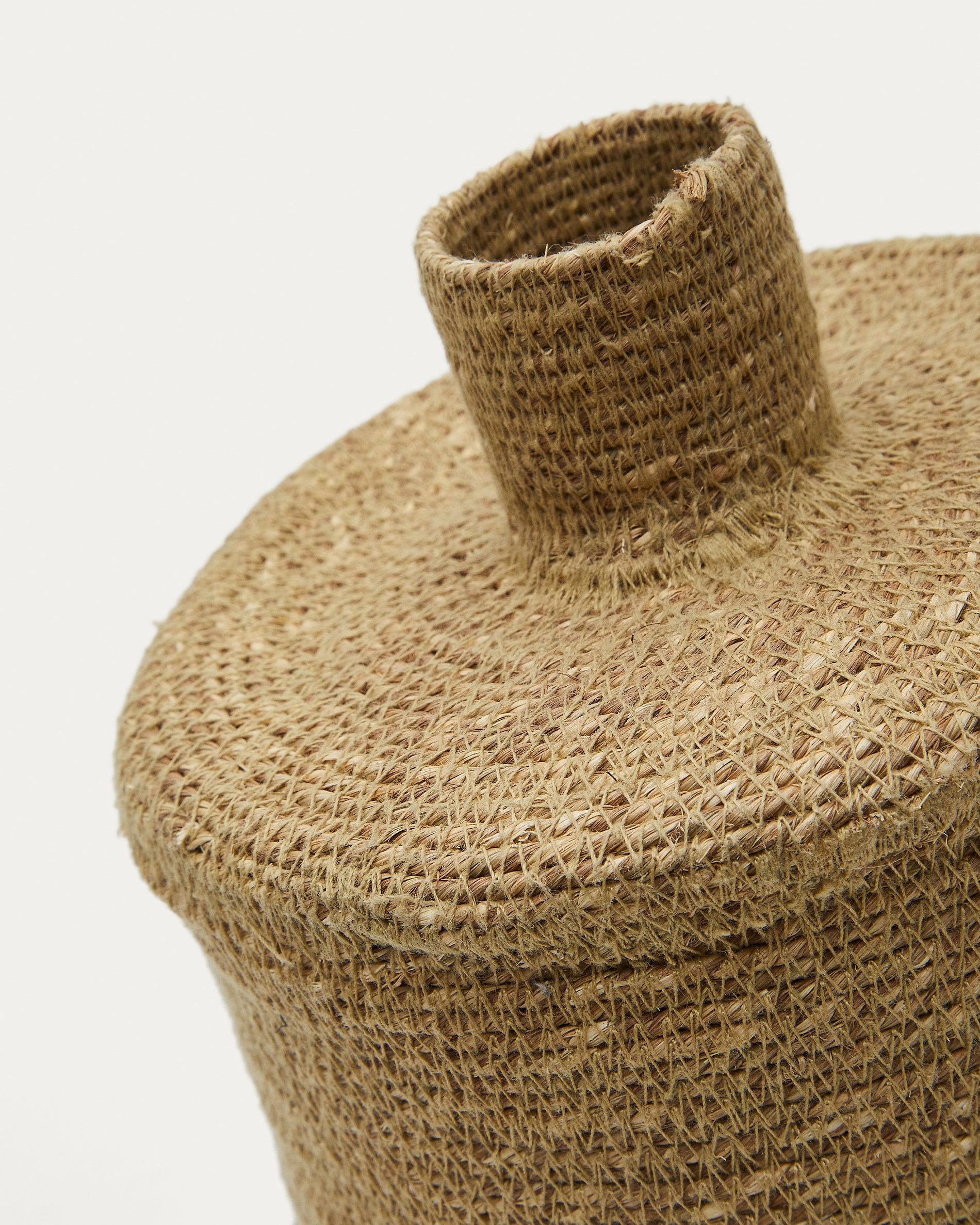 Salinas vase made of natural fibres with a natural finish 30 cm - Detail
