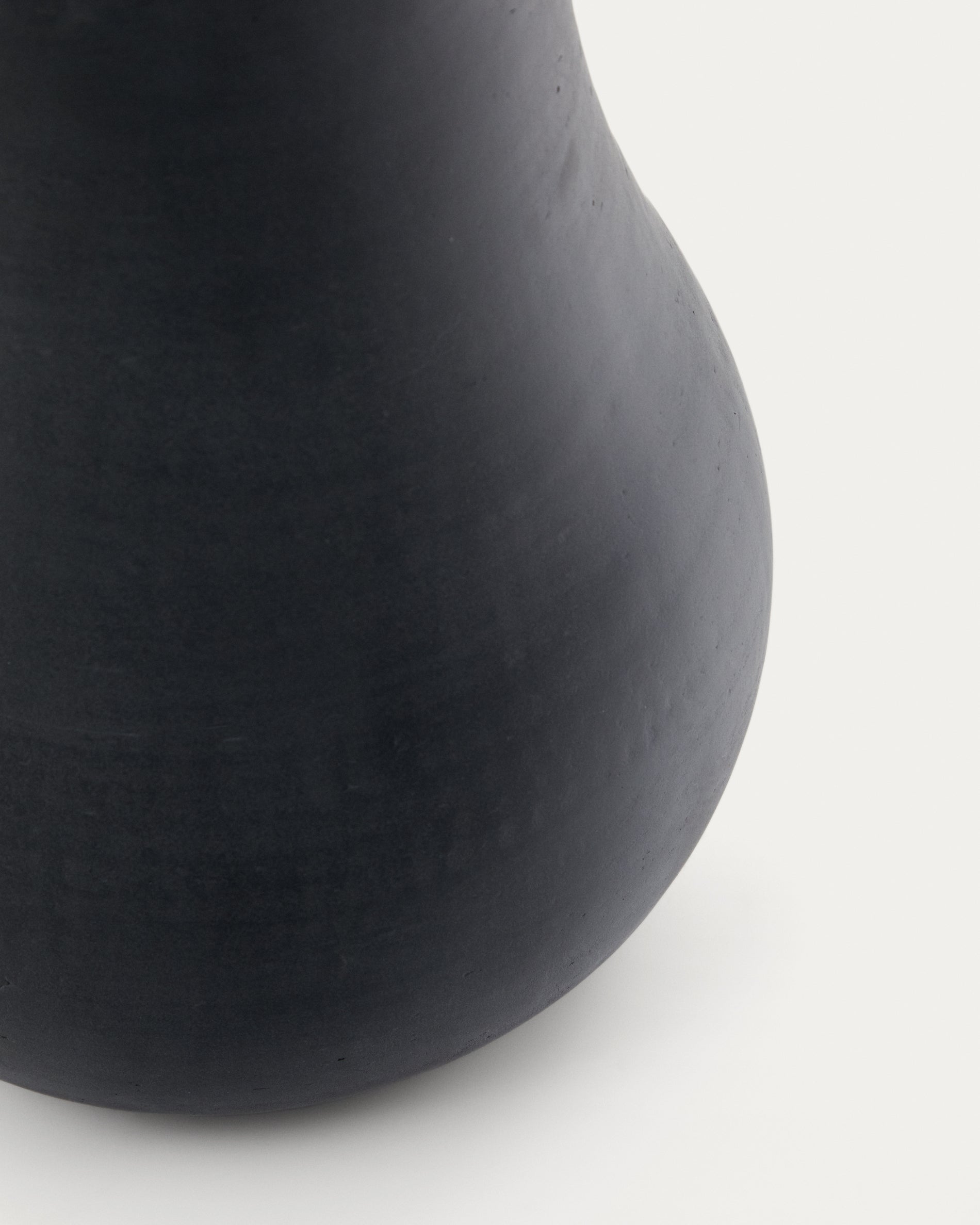 Silaia terracotta vase with black finish 30 cm