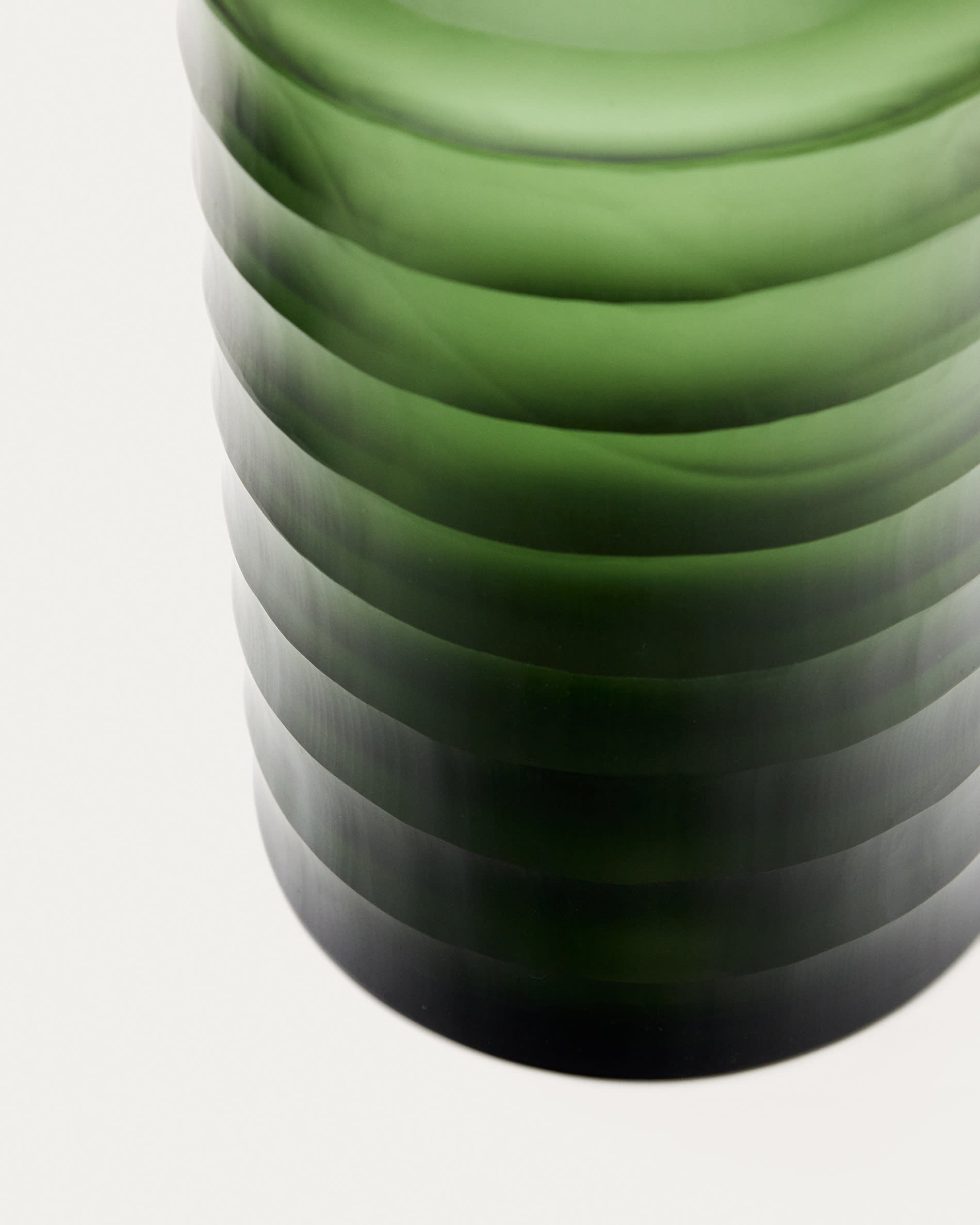 Bunce vase made of green, recycled glass, 19.5 cm.