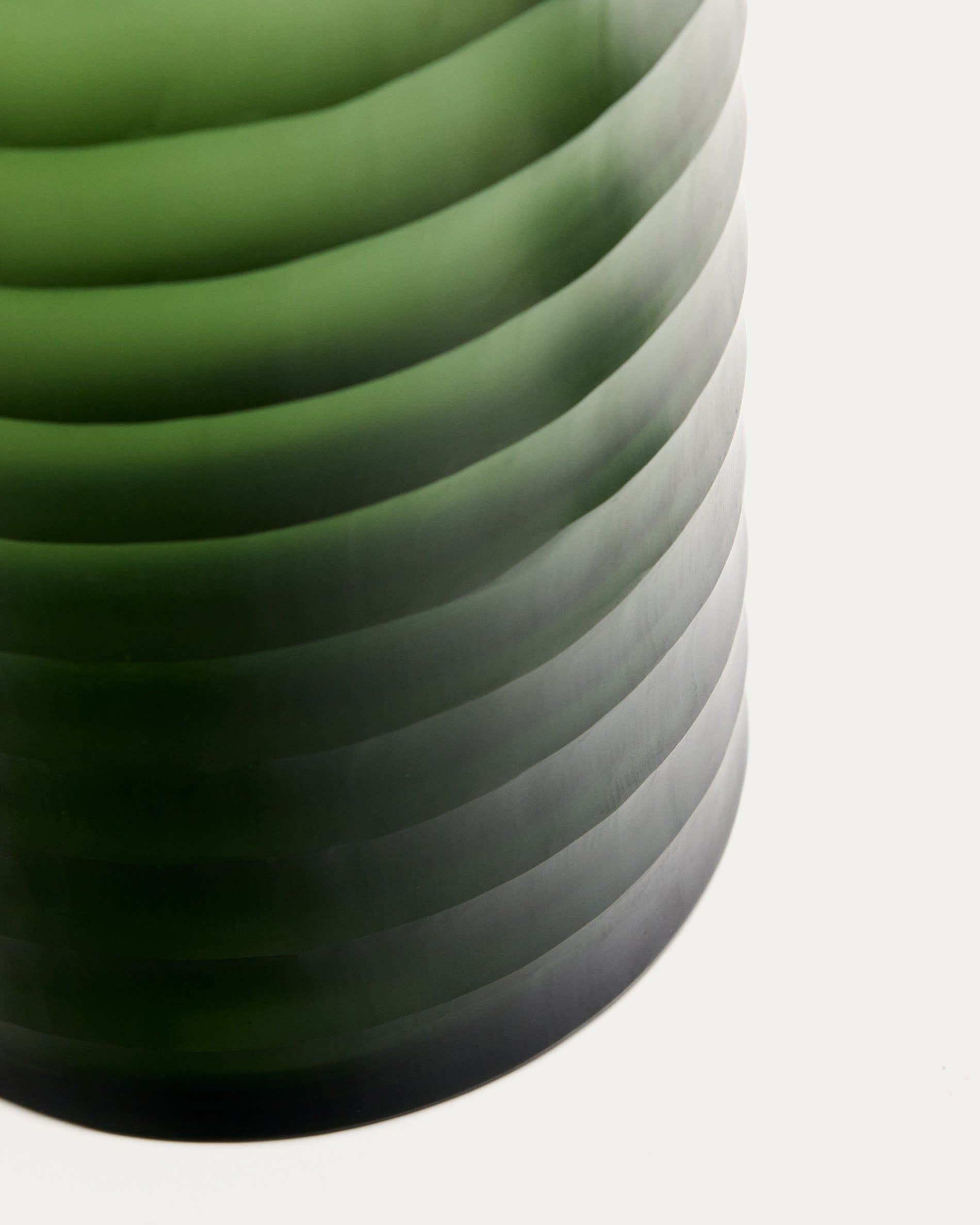 Bunce vase made of green, recycled glass, 25 cm.