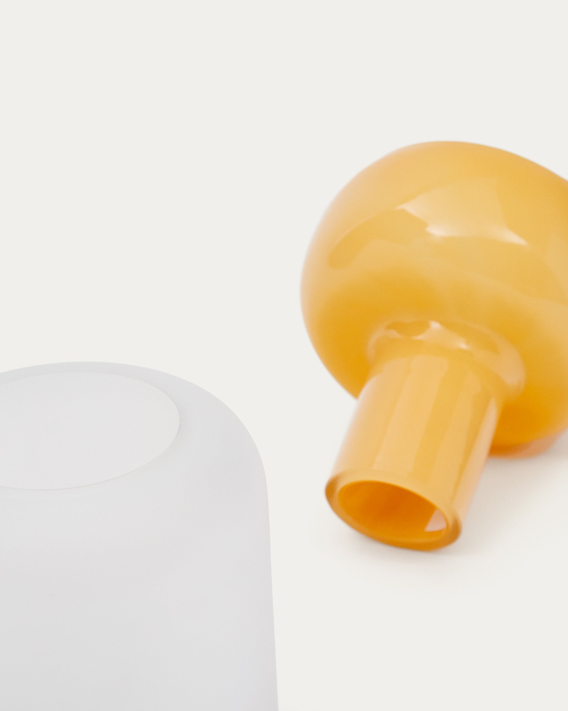 Kelse transparent and orange glass vase, 30.5 cm - Detail