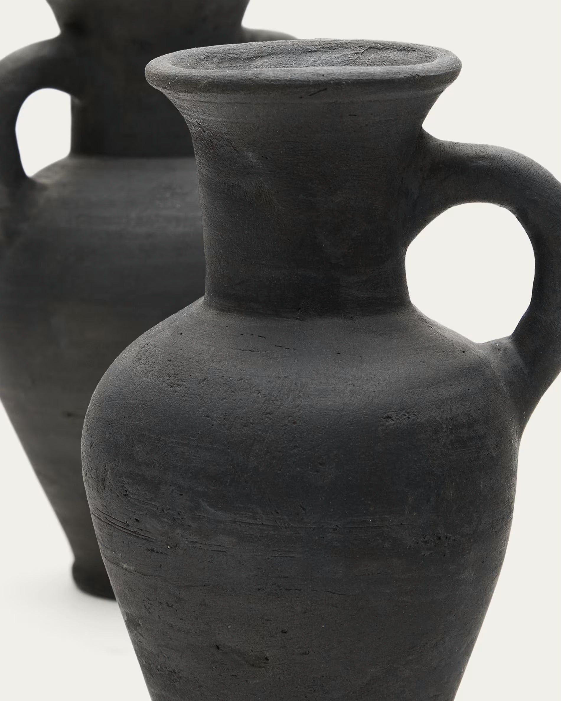 Tefare 2-piece terracotta vase set in black design, 18 cm / 18 cm.