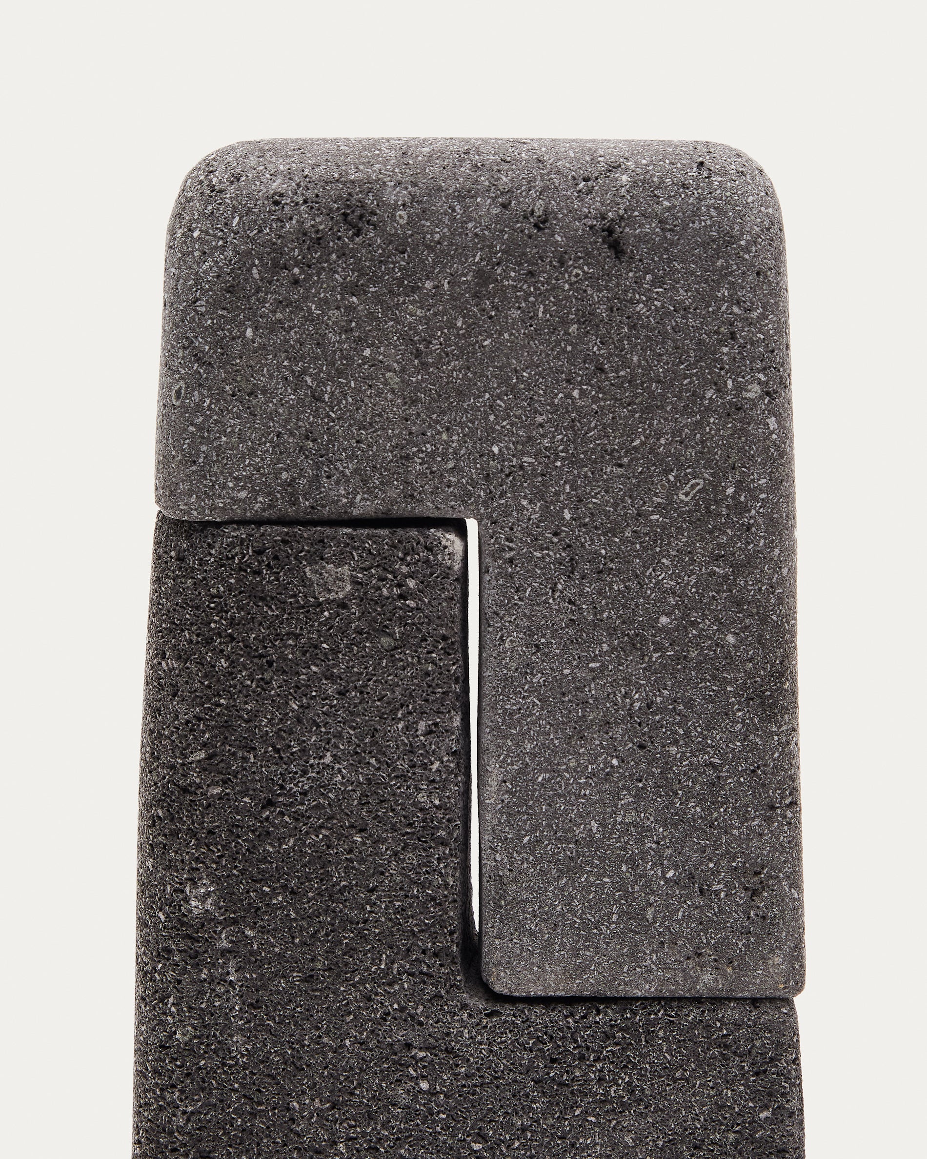 Sipa stone sculpture with natural finish 30 cm - Detail