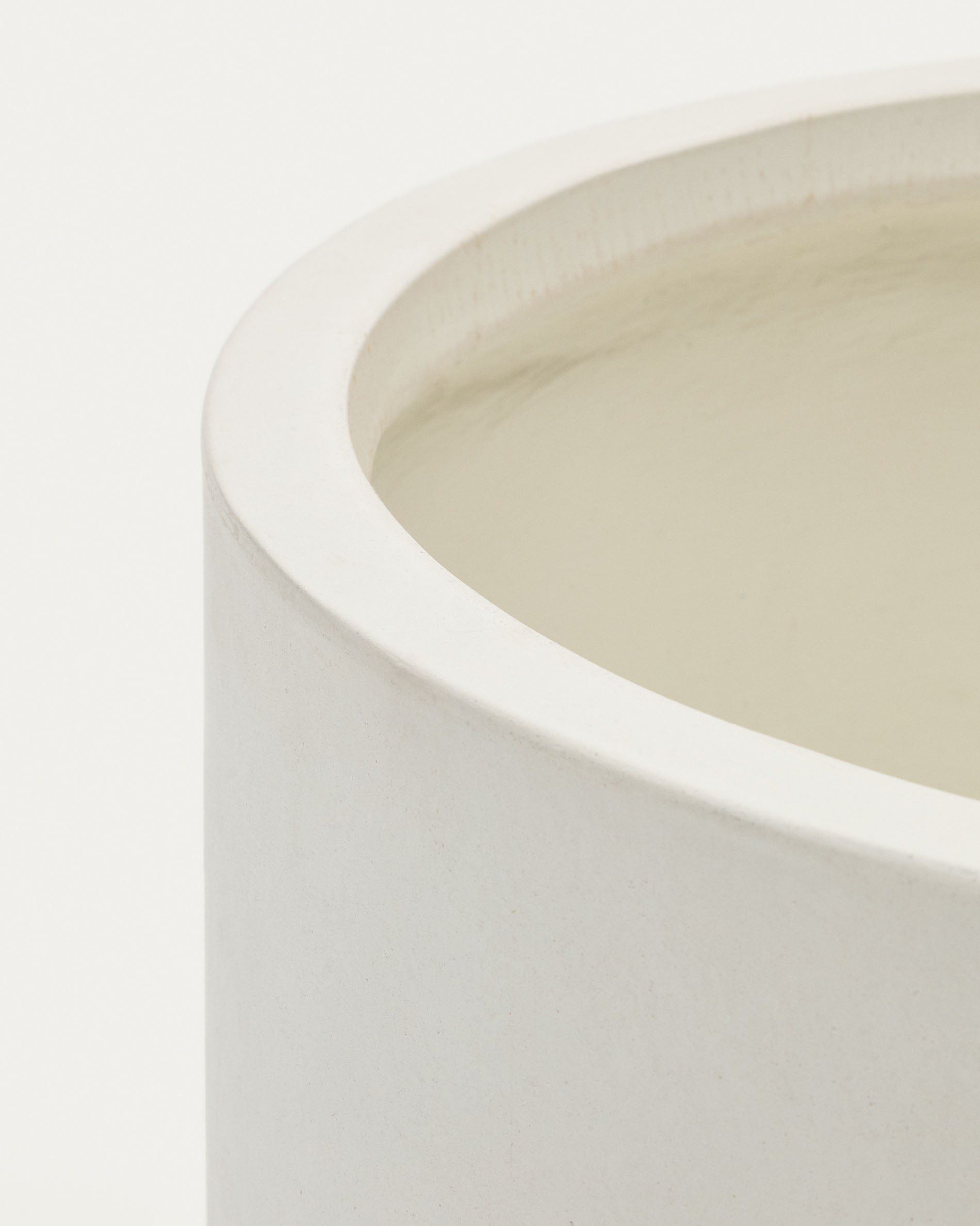 Aiguablava plant pot in white cement, Ø 62 cm - Detail