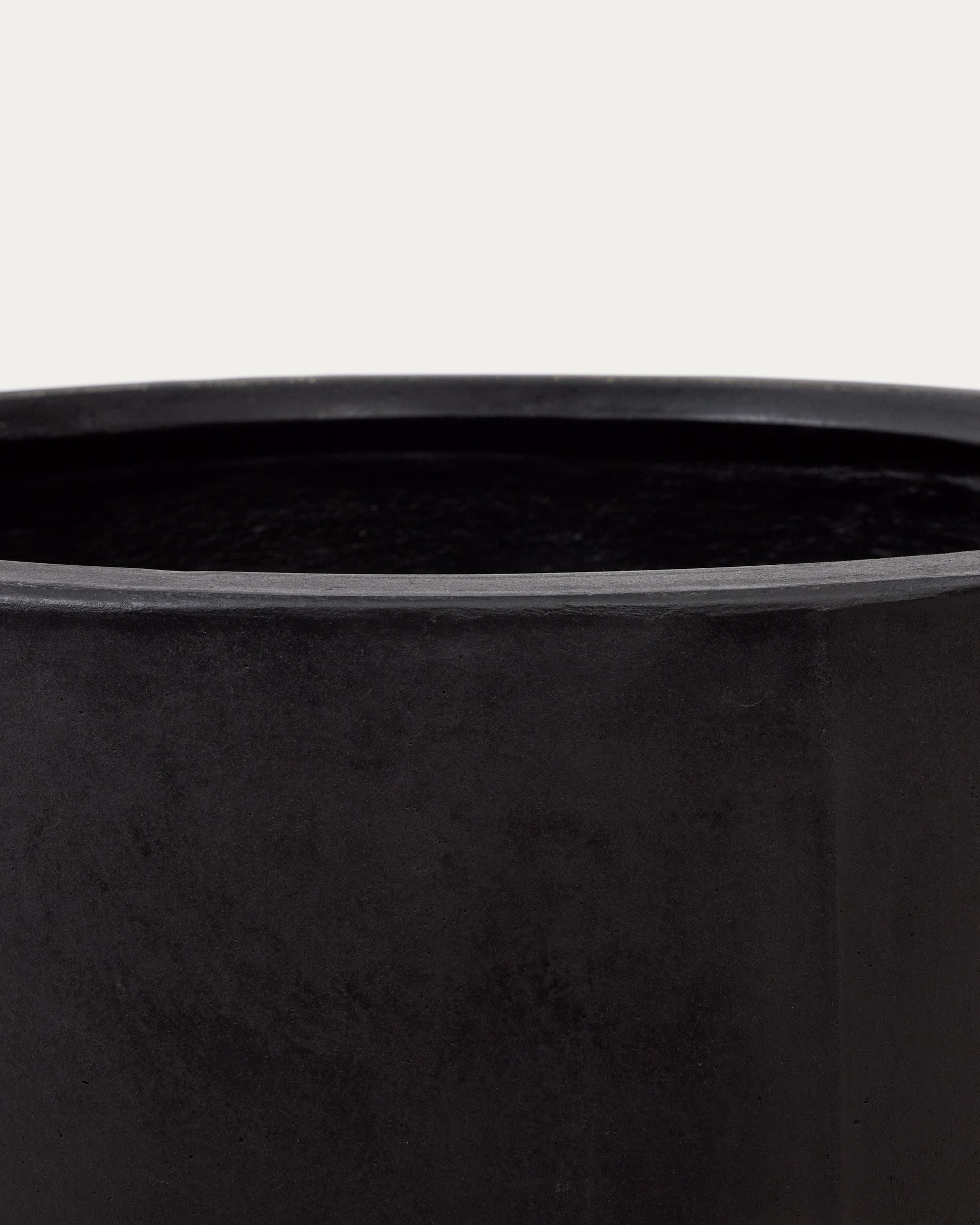 Aiguablava black cement planter Ø 75 cm