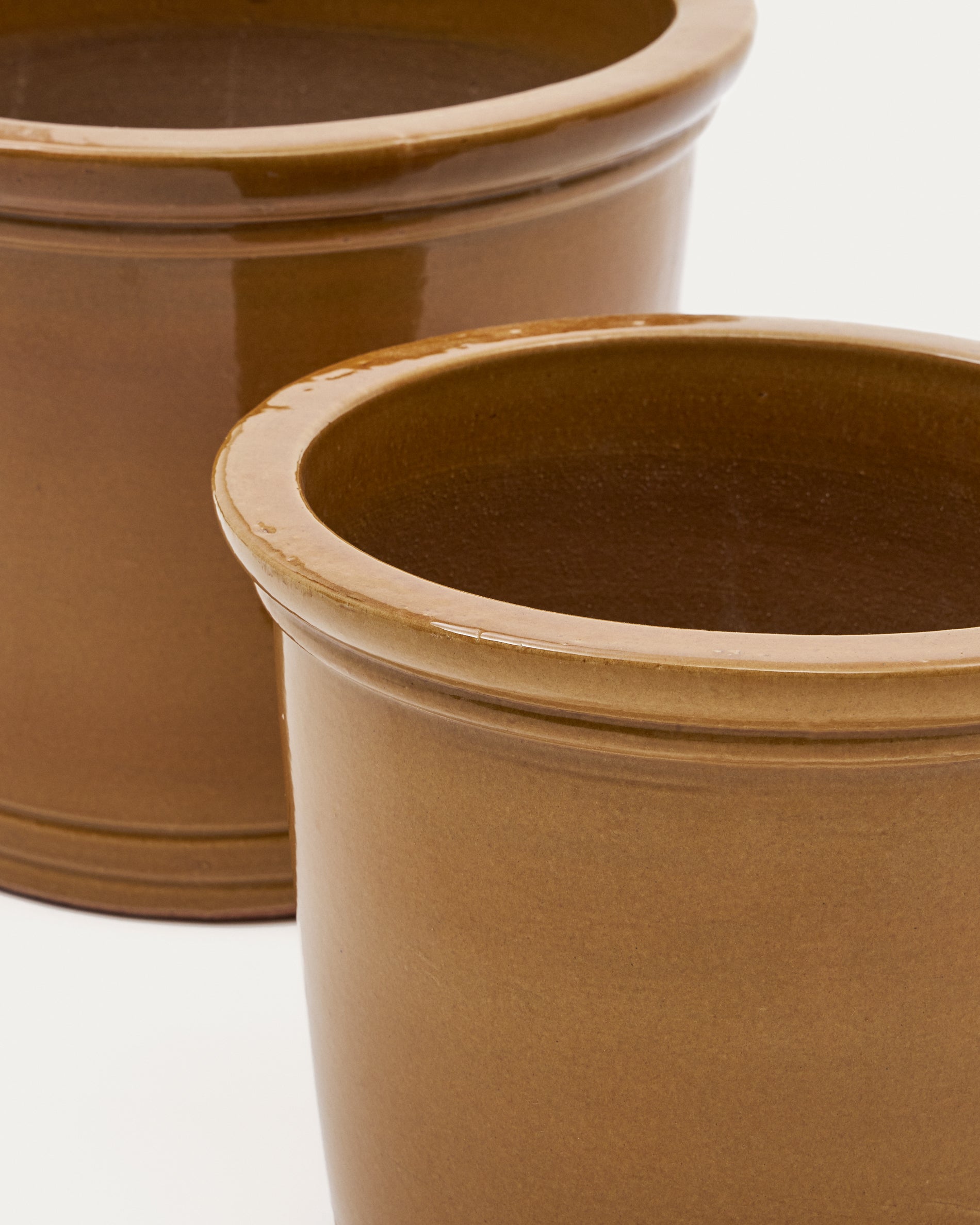 Presili set of 2 ceramic planters with glazed mustard finish Ø 37 / 47 cm - Detail