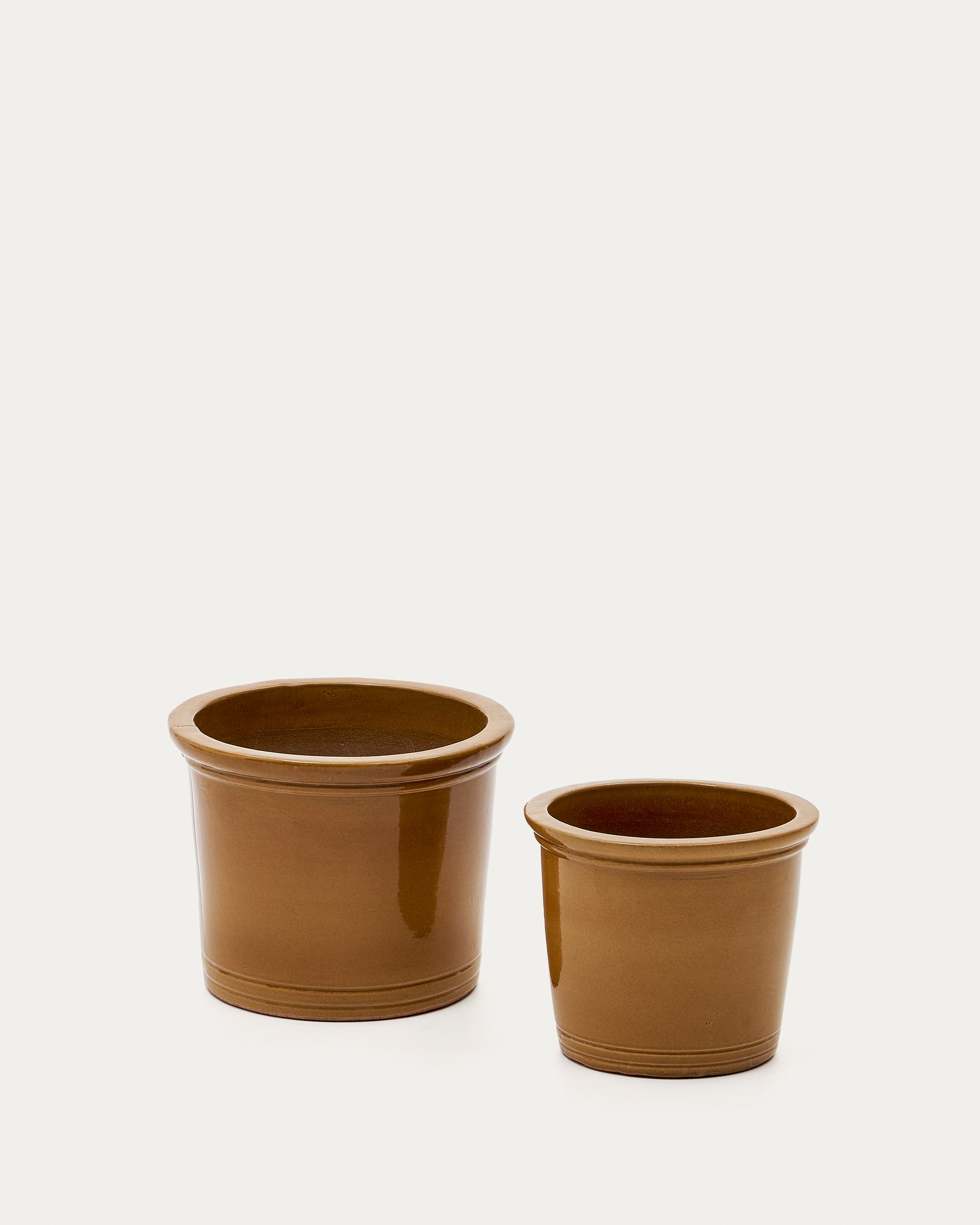 Presili set of 2 ceramic planters with glazed mustard finish Ø 37 / 47 cm - Product View