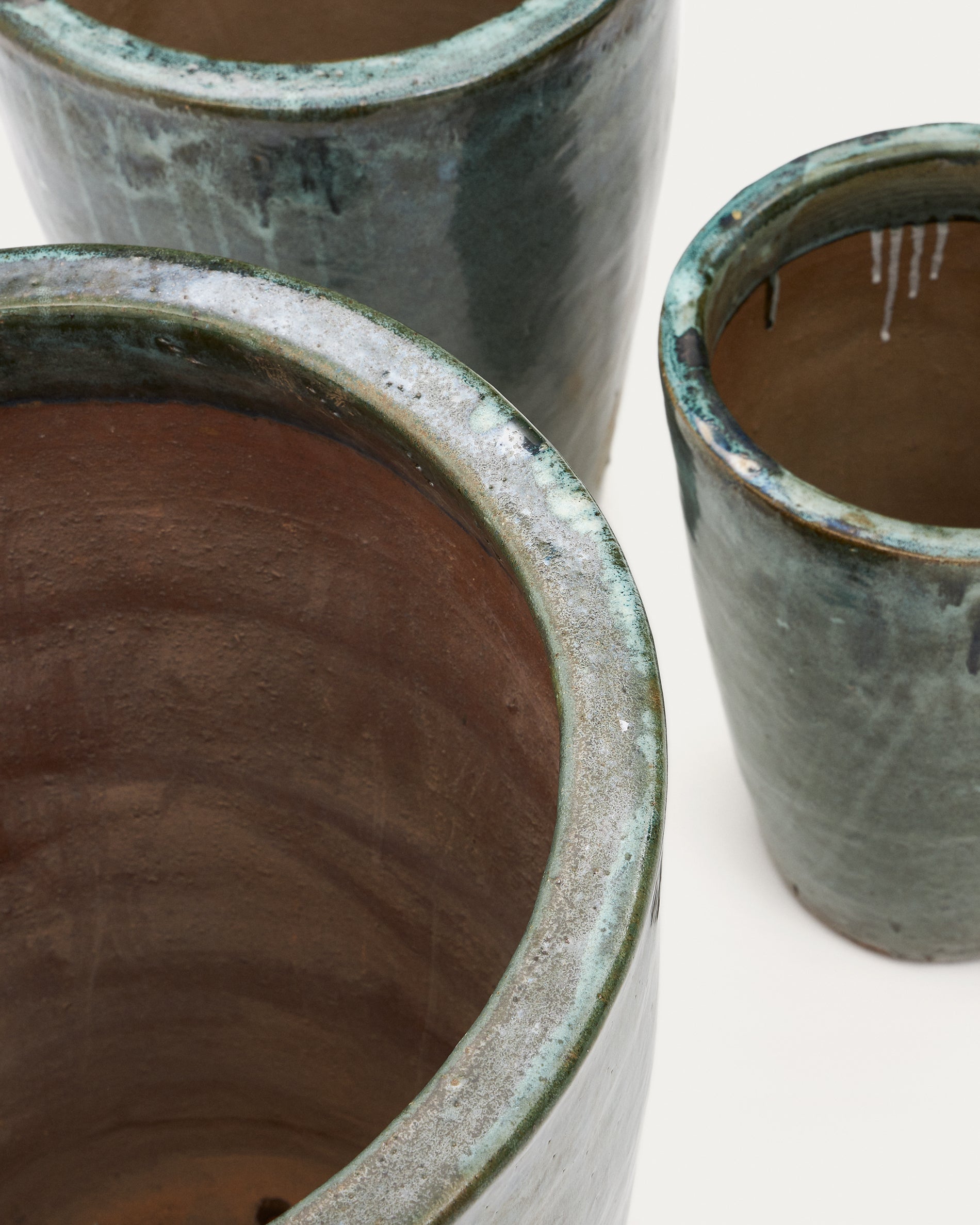 Rotja set of 3 terracotta planters with glazed blue finish Ø 26 / 35 / 47 cm - Detail
