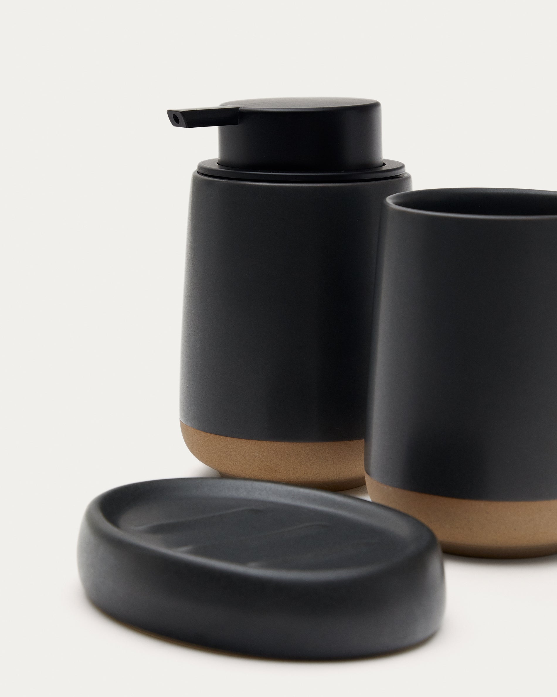 Silma Brown and Grey Stoneware Toothbrush Holder - Detail