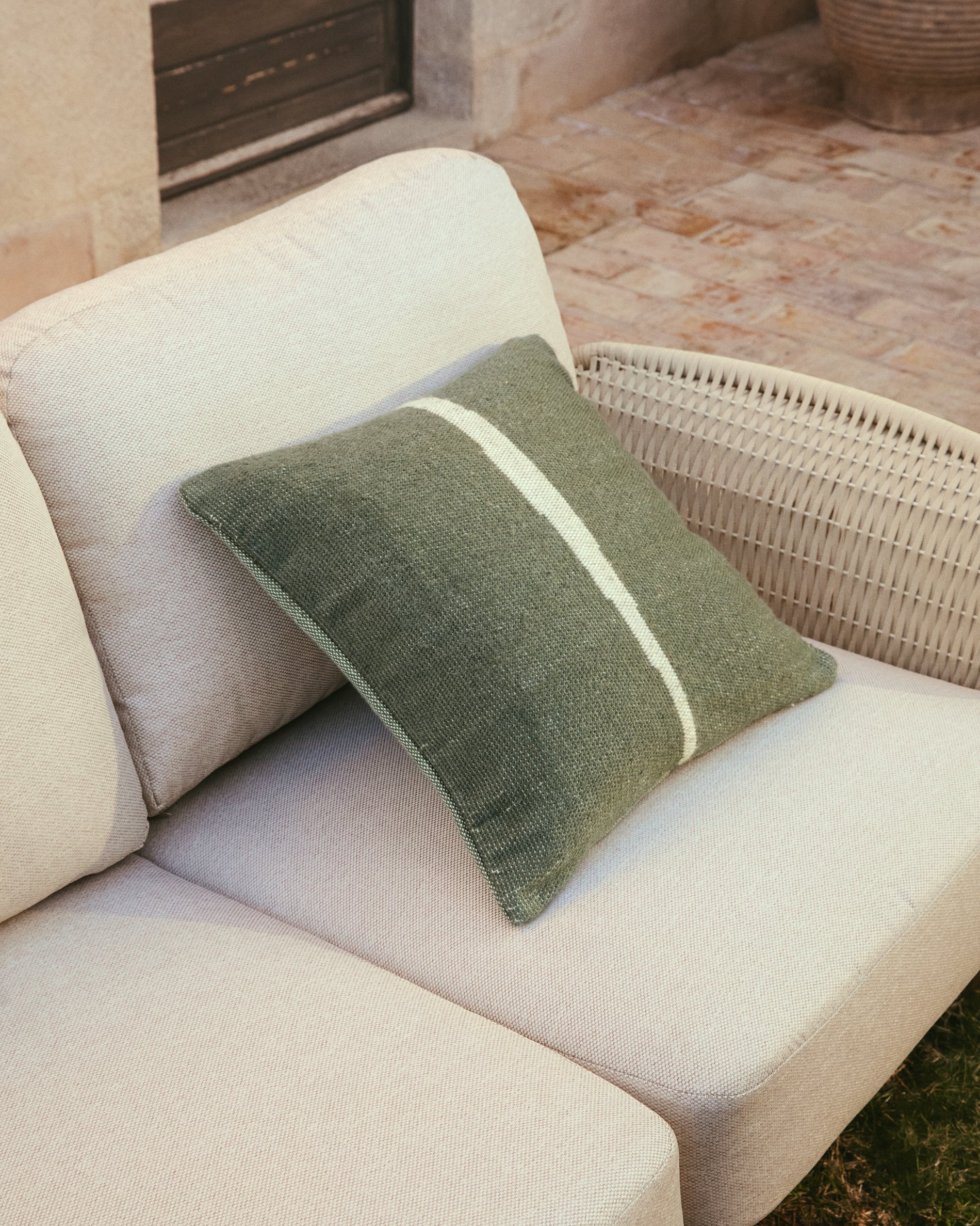 HcxBDoIwEEDRu8yadFoMot15BpaOIRUGqLbQ0MrChrtL3P68_Axx7UDDlFKImpCwF557a8TbbDwtnkW3eELrzciEn-AW0xMO7SuMhJuqa1leT0pVhMY_Lc8dR8JbeW6ULFulLuKAUMDgEuh7hpVBZwigB-MiF_D_NvZ75EpKue-P_Qc