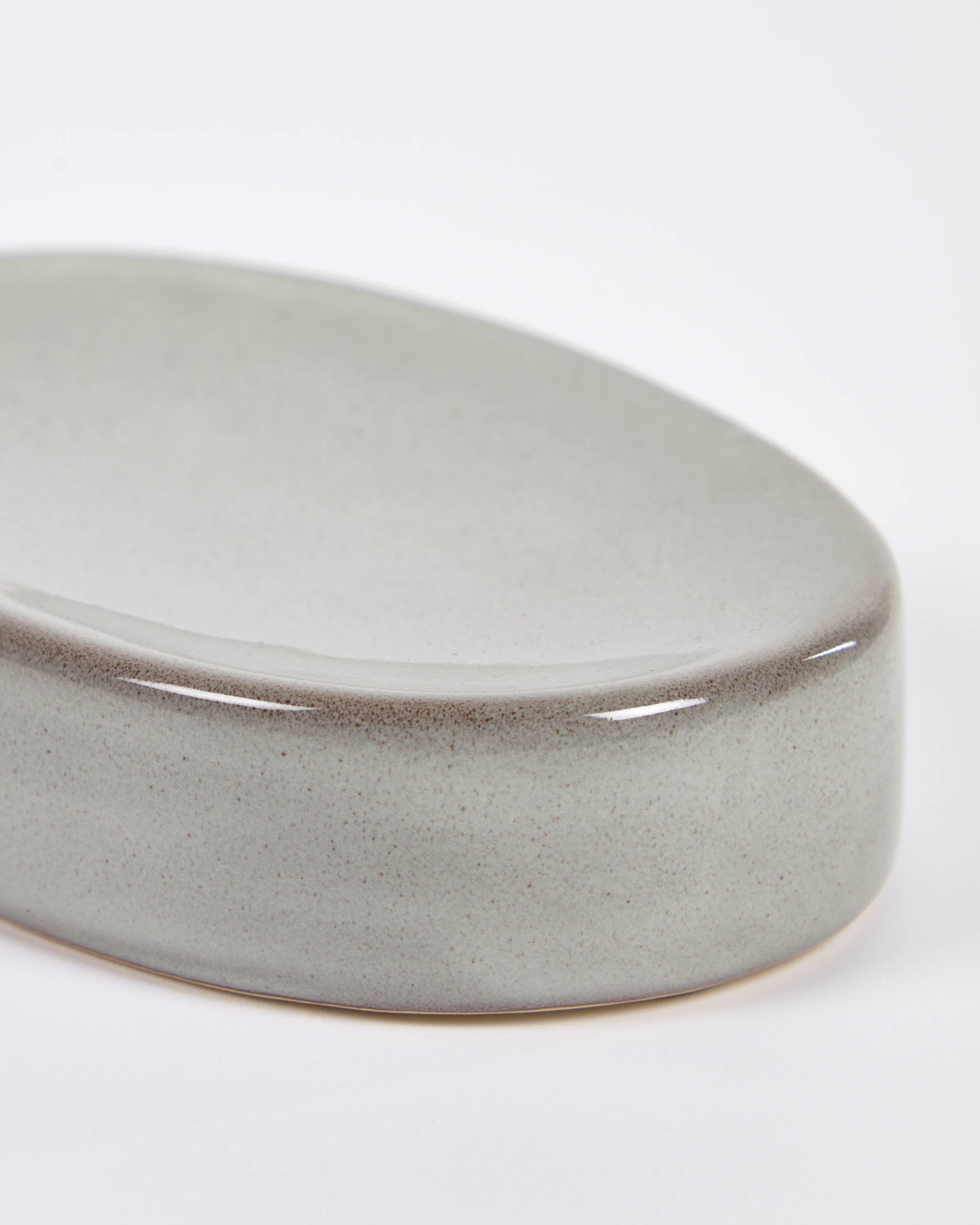 Chavela grey ceramic soap dish - Detail