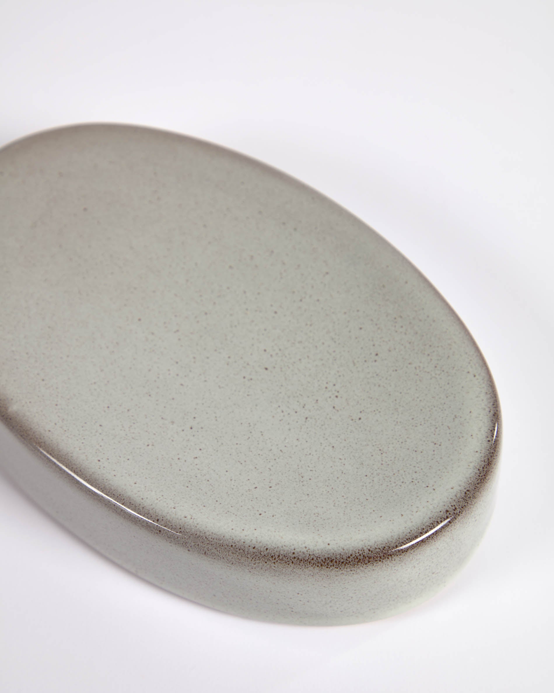 Chavela grey ceramic soap dish - Detail