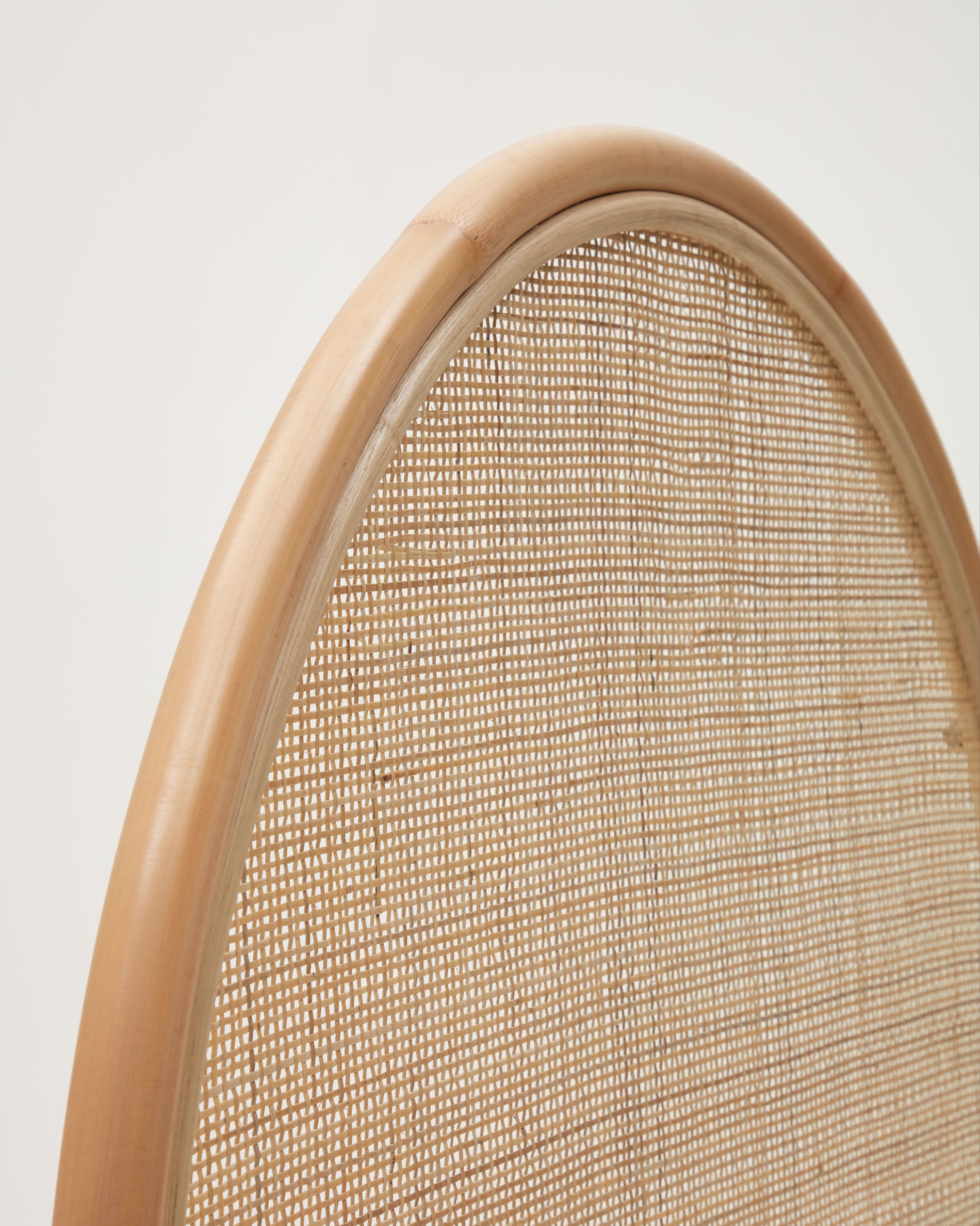 Quiterie round rattan headboard with a natural finish, 90 cm - Detail