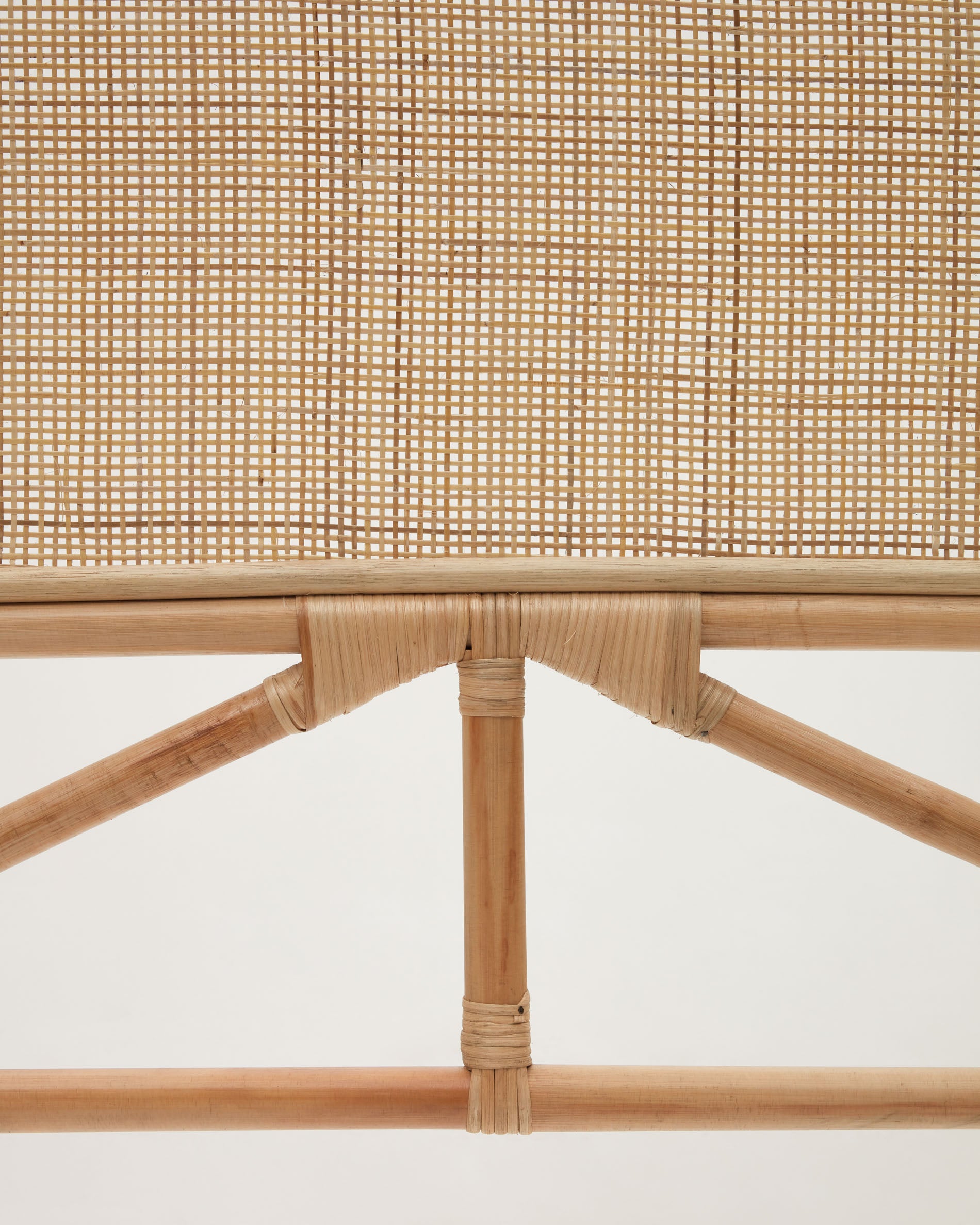 Quiterie round rattan headboard with a natural finish, 90 cm - Detail