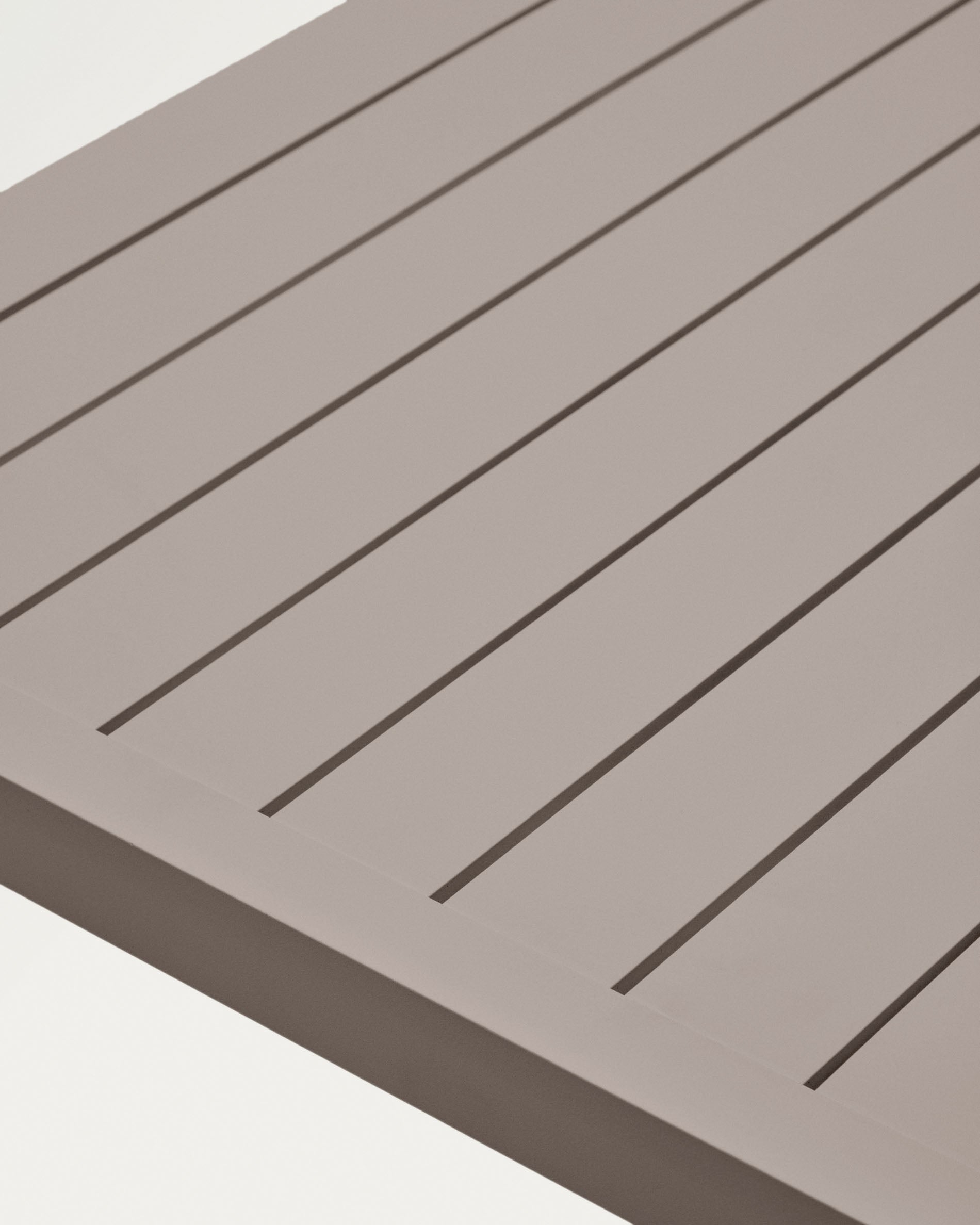 Culip aluminium outdoor table in powder coated brown finish, 180 x 90 cm - Detail
