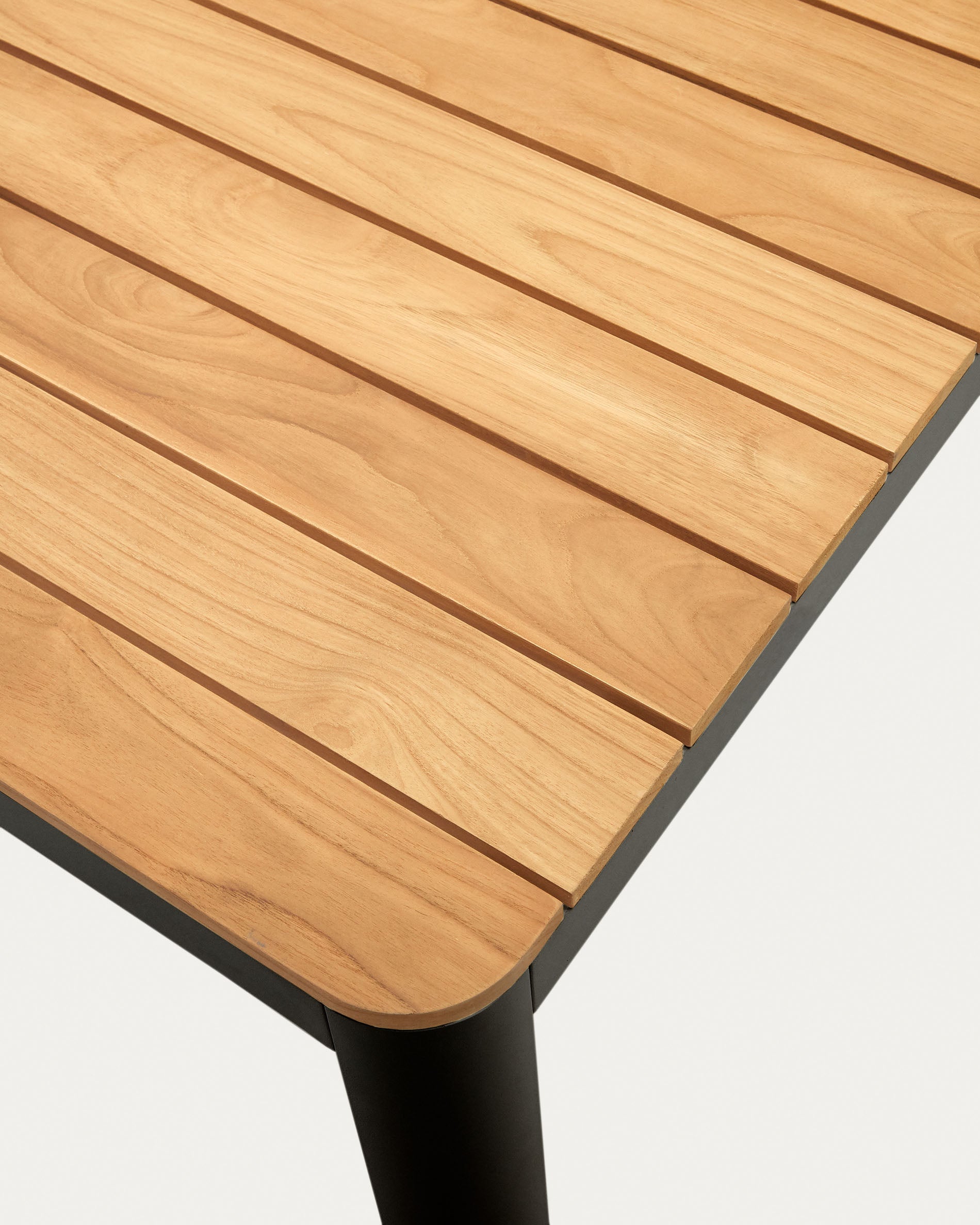 Bona aluminium and solid teak table, 100% outdoor suitable with black finish, 200 x 100 cm - Detail