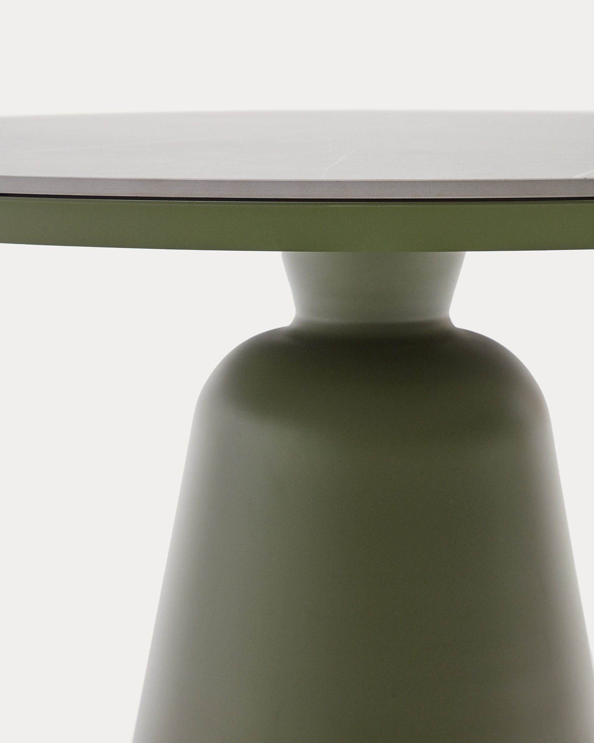 Tudons outdoor table made of aluminum with green ceramic table top, Ø120 cm