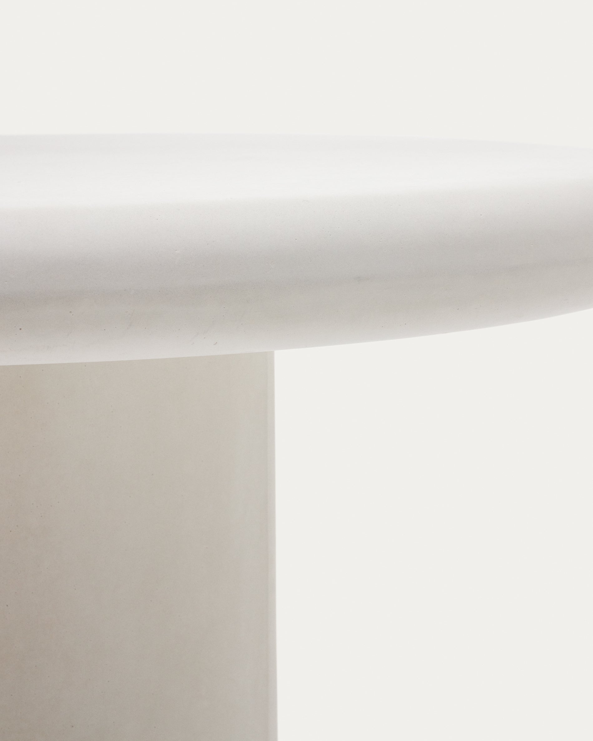 Addaia kerek asztal fehér cementből Ø90 cm