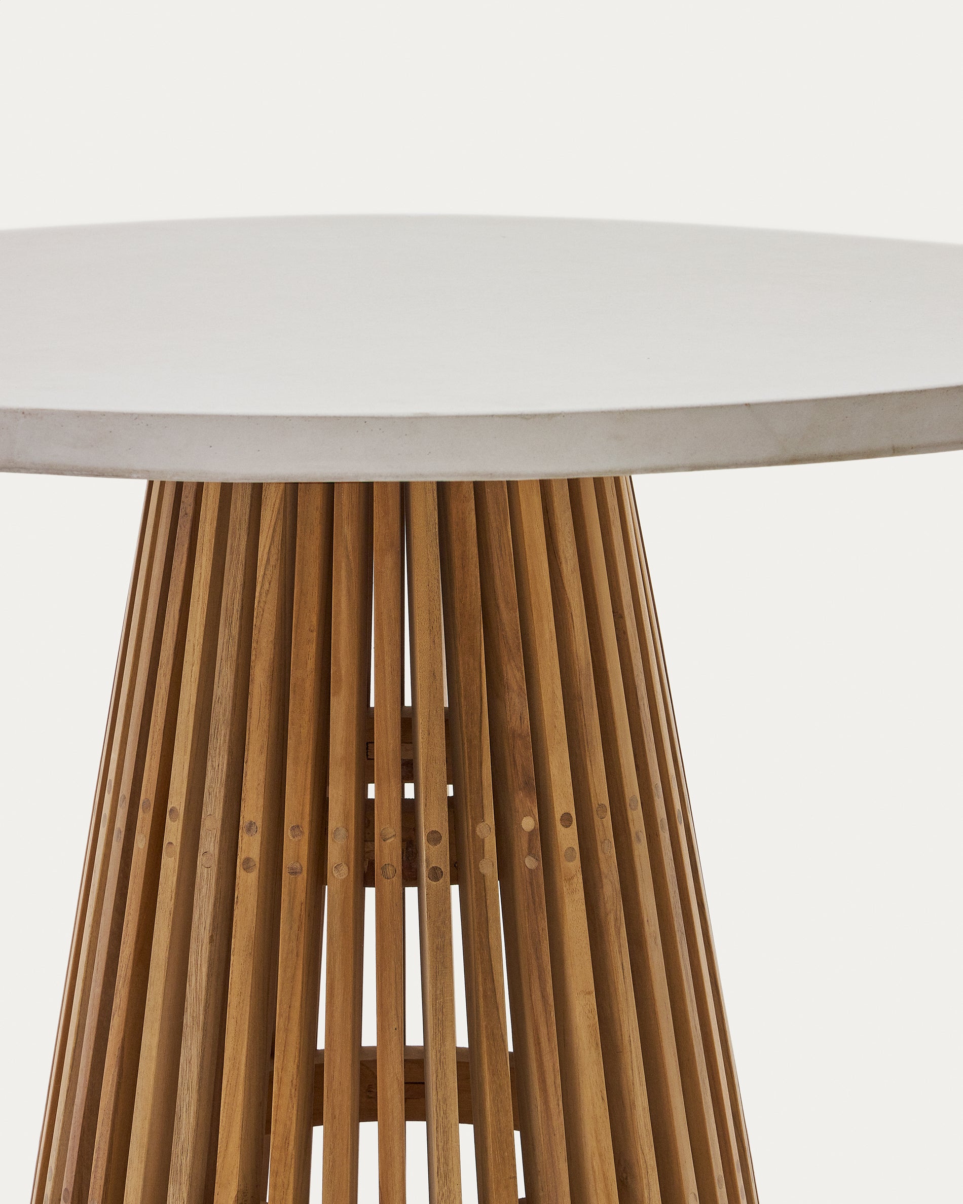 Alcaufar round outdoor table in solid teak and gray cement Ø 90 cm