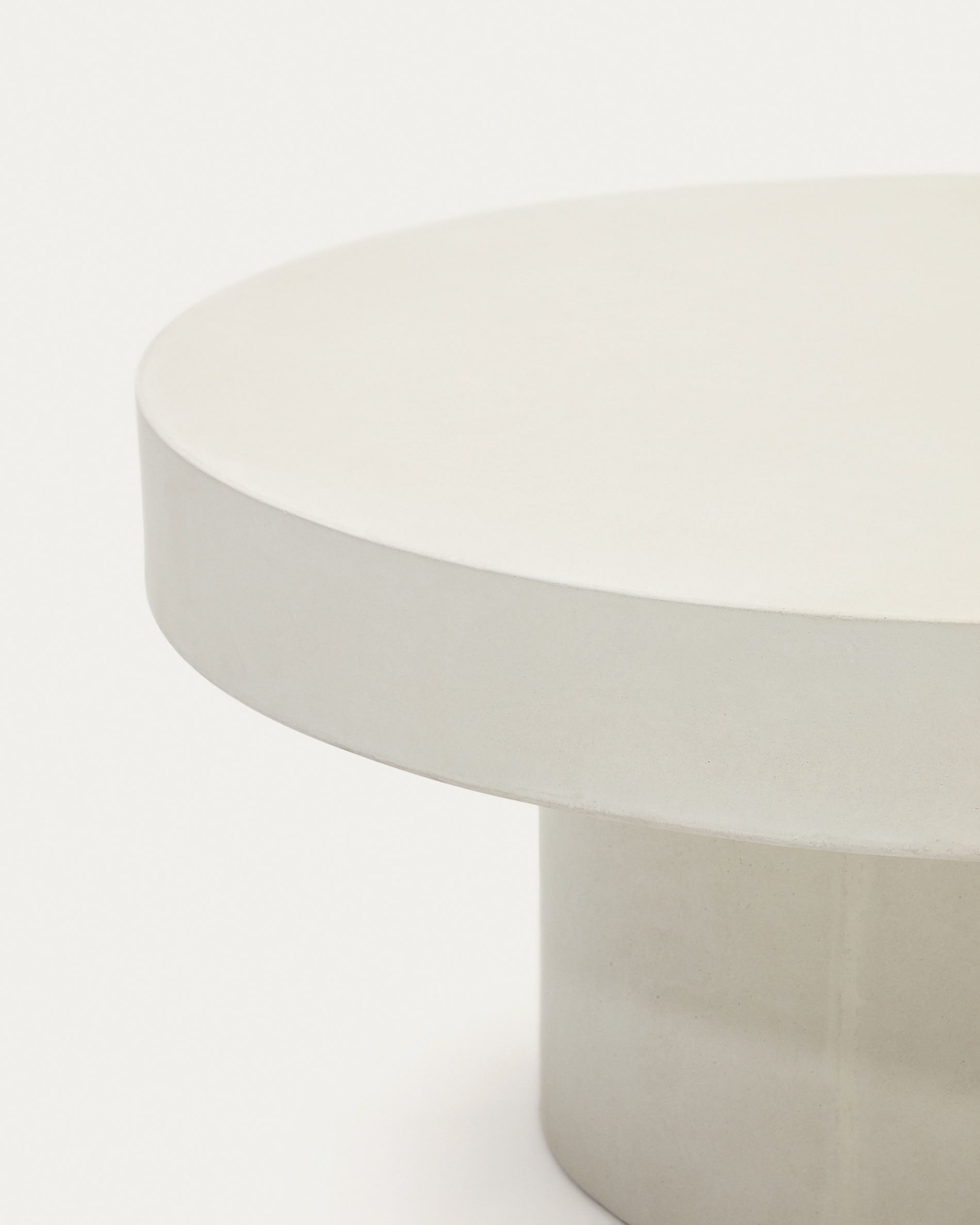Aiguablava round coffee table in white cement, Ø 90 cm - Detail