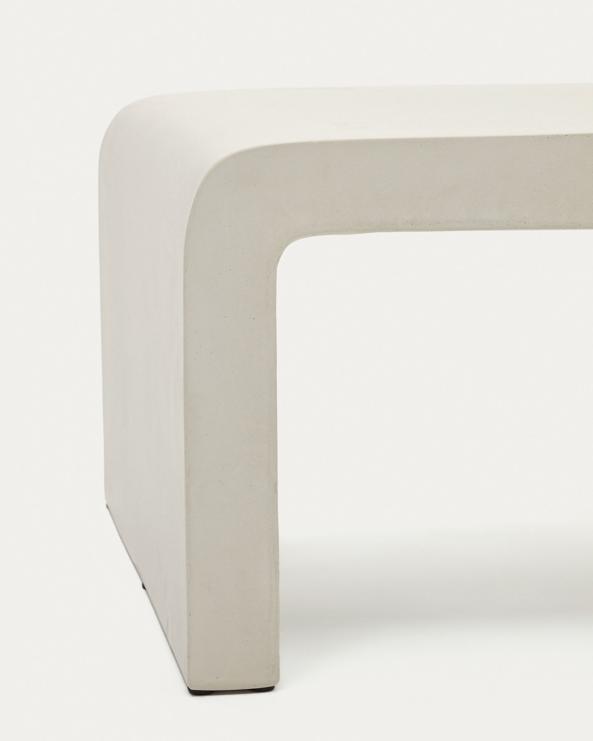 Aiguablava coffee table in white cement, 135 x 65 cm - Detail